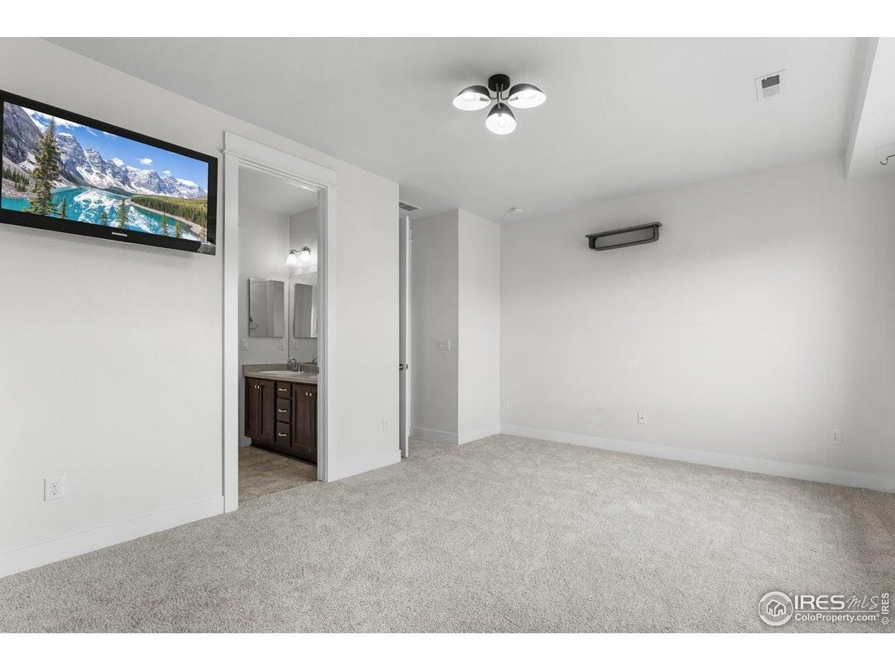 Windsor, Colorado, 80550, United States, 6 Bedrooms Bedrooms, ,4 BathroomsBathrooms,Residential,For Sale,1996243