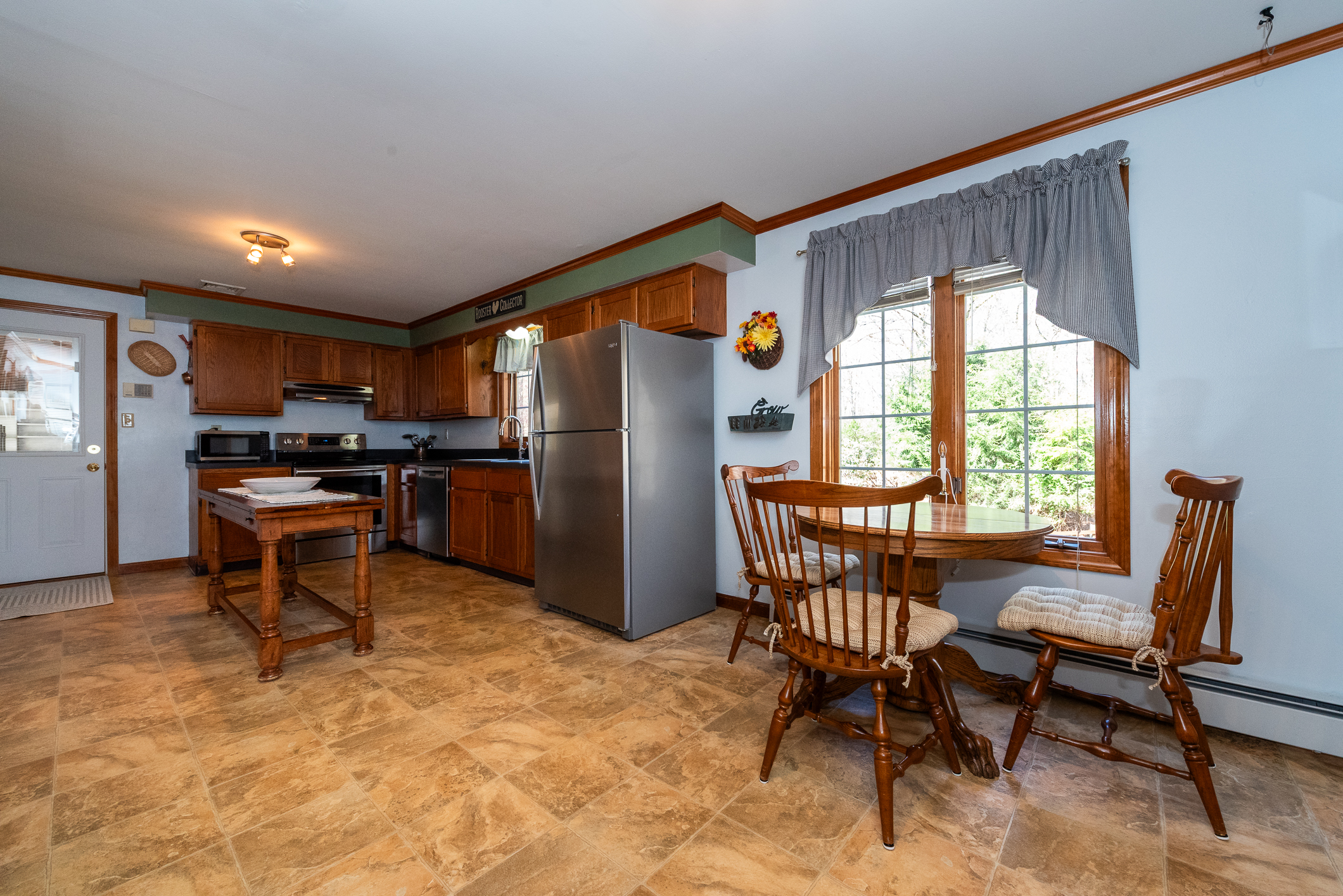  Beautifully Maintained Colonial Set on Over 2.5 Acres - 物件實景