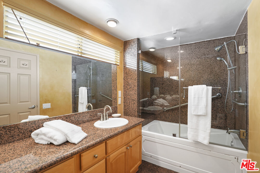 Malibu, California, 90265, United States, 2 Bedrooms Bedrooms, ,2 BathroomsBathrooms,Residential,For Sale,1865571