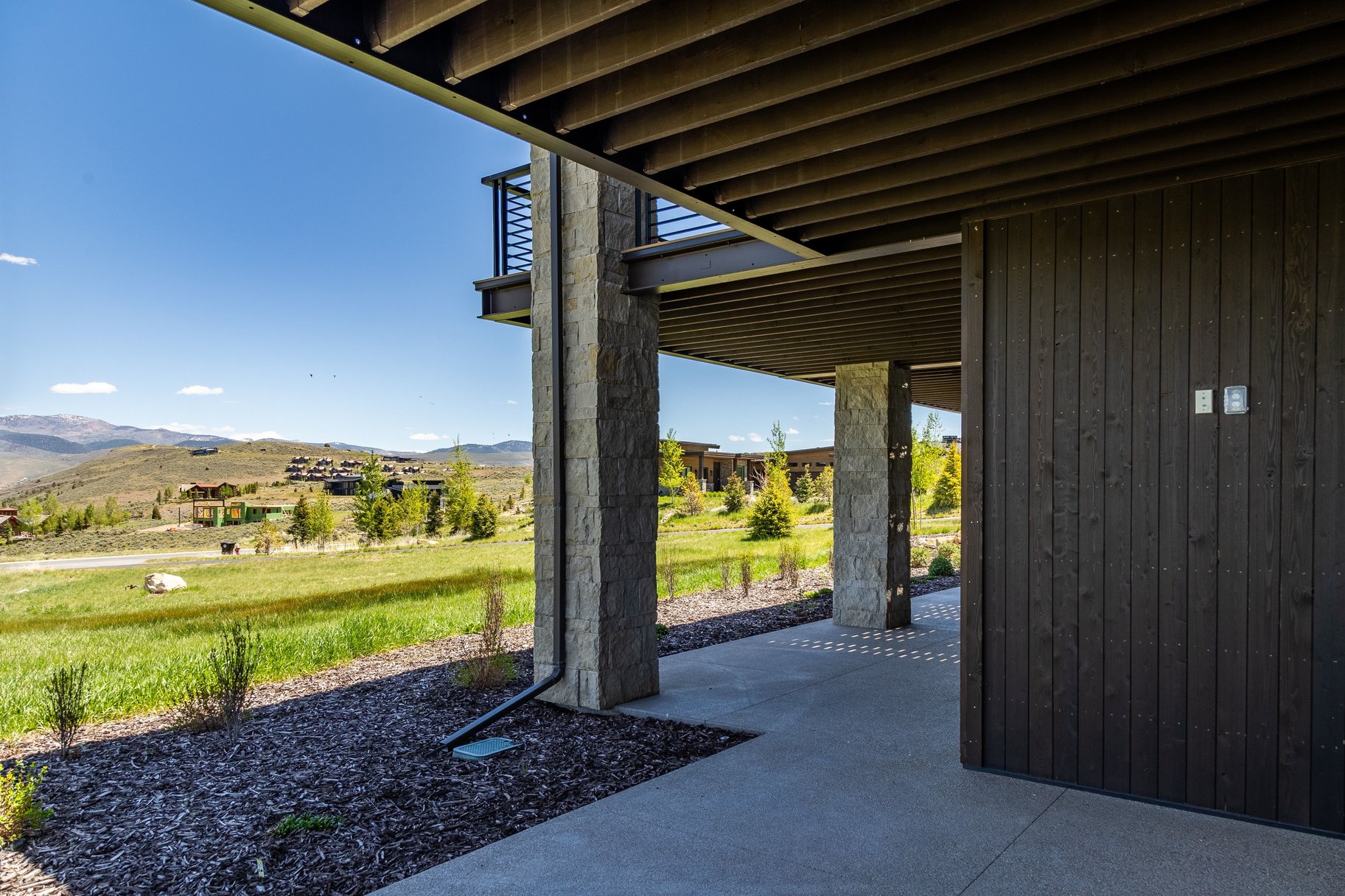  Beautiful Modern Custom Home with Rock Cliff Views at Victory Ranch - 物件實景