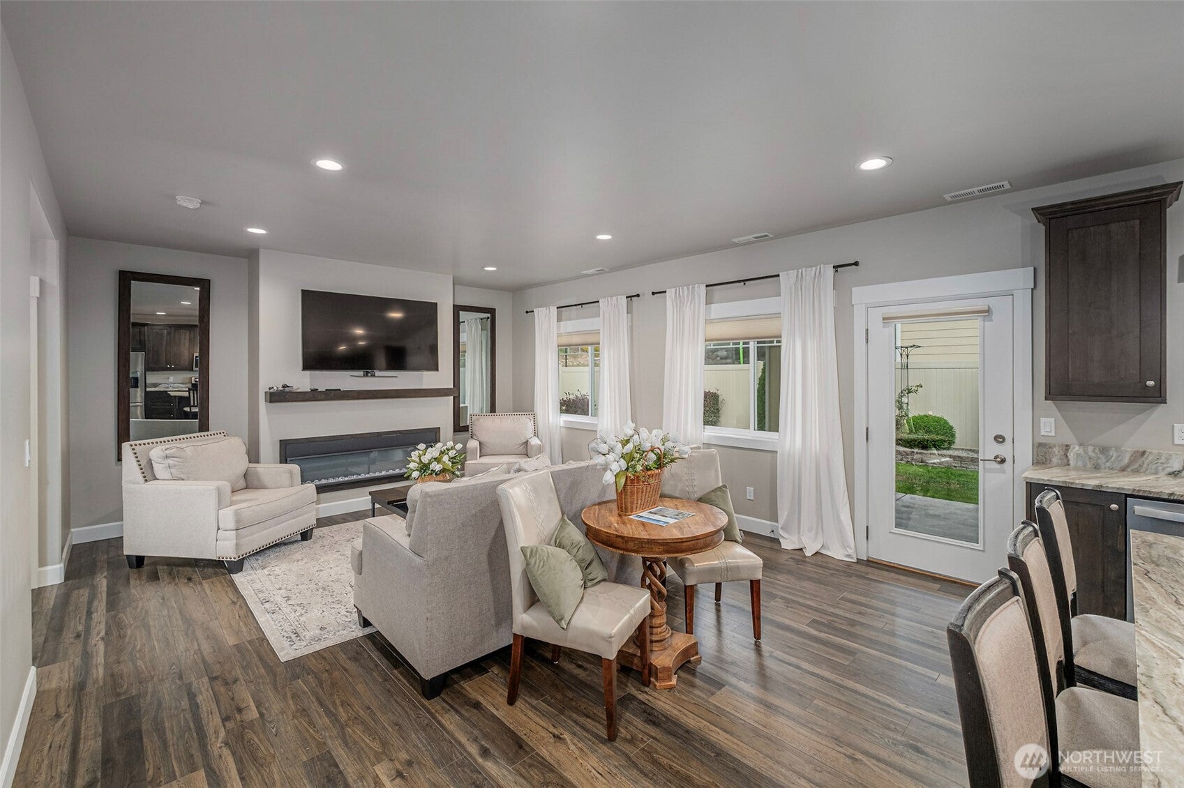 Wenatchee, Washington, 98801, United States, 3 Bedrooms Bedrooms, ,3 BathroomsBathrooms,Residential,For Sale,1998254