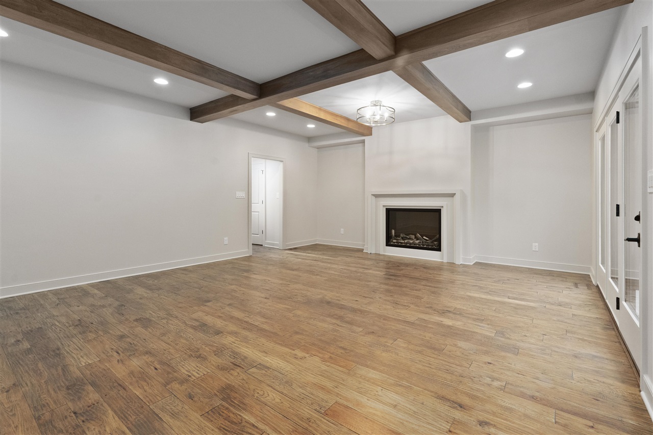 Bowling Green, Kentucky, 42103, United States, 3 Bedrooms Bedrooms, ,4 BathroomsBathrooms,Residential,For Sale,1941670