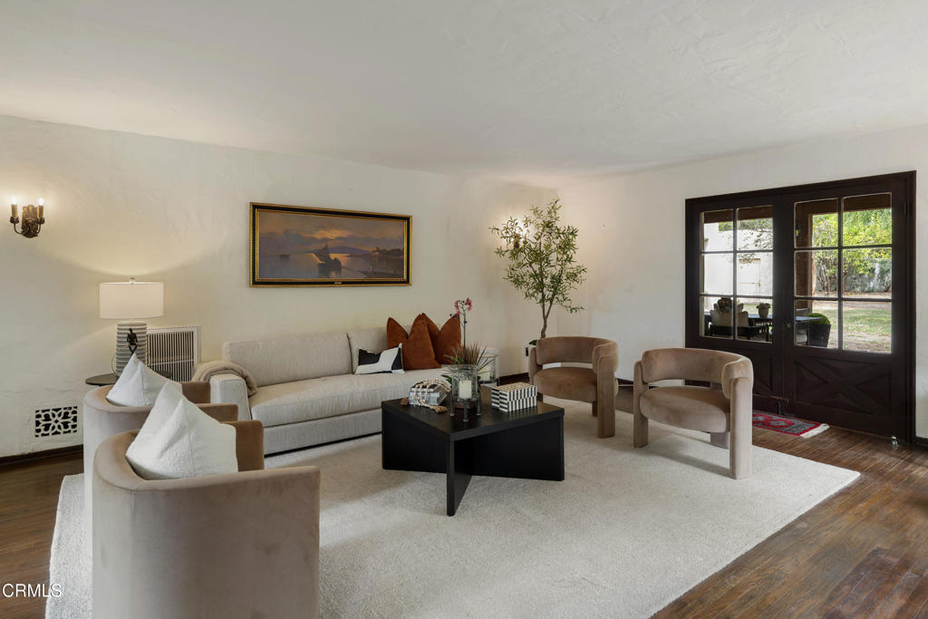 Pasadena, California, 91103, United States, 6 Bedrooms Bedrooms, ,3 BathroomsBathrooms,Residential,For Sale,1950732