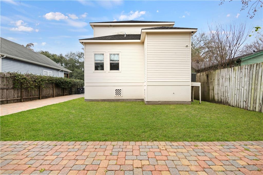 New Orleans, Louisiana, 70122, United States, 4 Bedrooms Bedrooms, ,4 BathroomsBathrooms,Residential,For Sale,1850074
