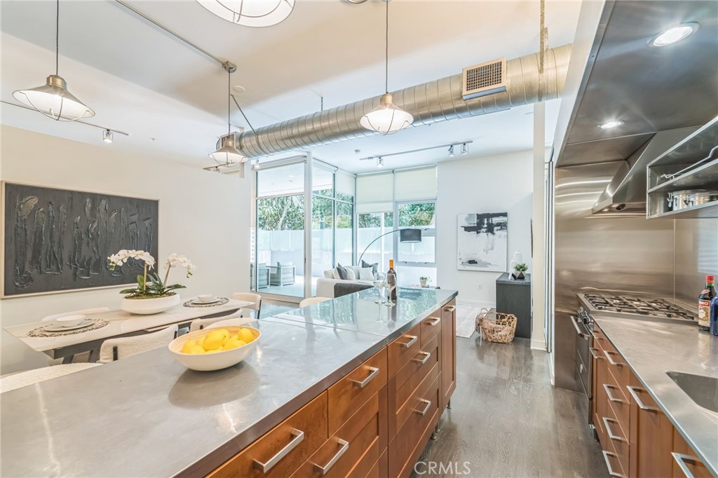 Marina del Rey, California, 90292, United States, 2 Bedrooms Bedrooms, ,1 BathroomBathrooms,Residential,For Sale,1901416
