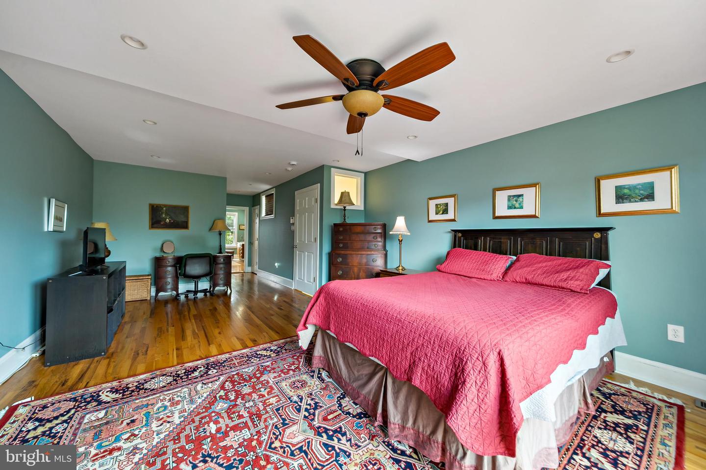 Philadelphia, Pennsylvania, 19130, United States, 3 Bedrooms Bedrooms, ,5 BathroomsBathrooms,Residential,For Sale,1908889