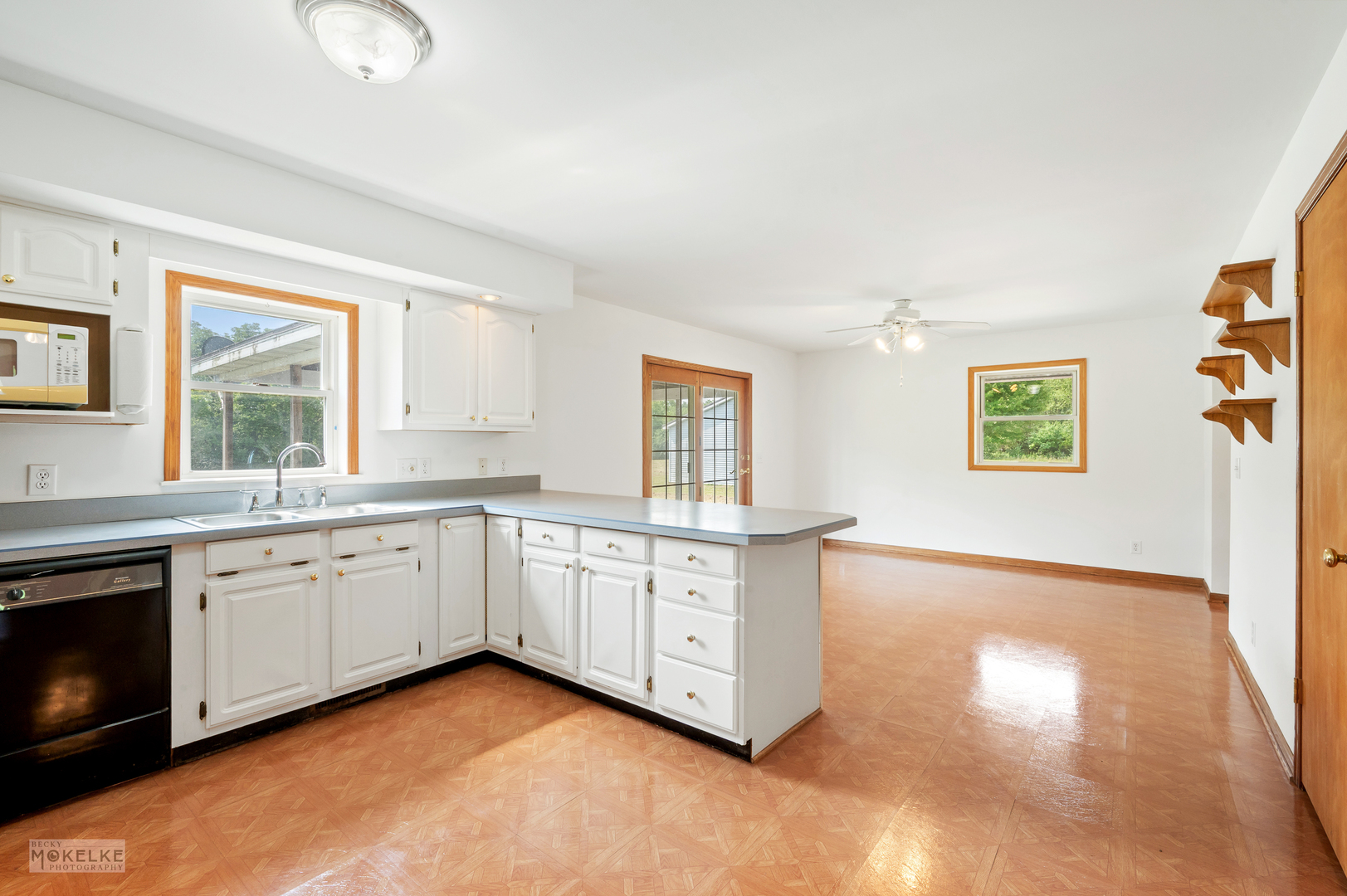 Newark, Illinois, 60541, United States, 4 Bedrooms Bedrooms, ,3 BathroomsBathrooms,Residential,For Sale,1918229
