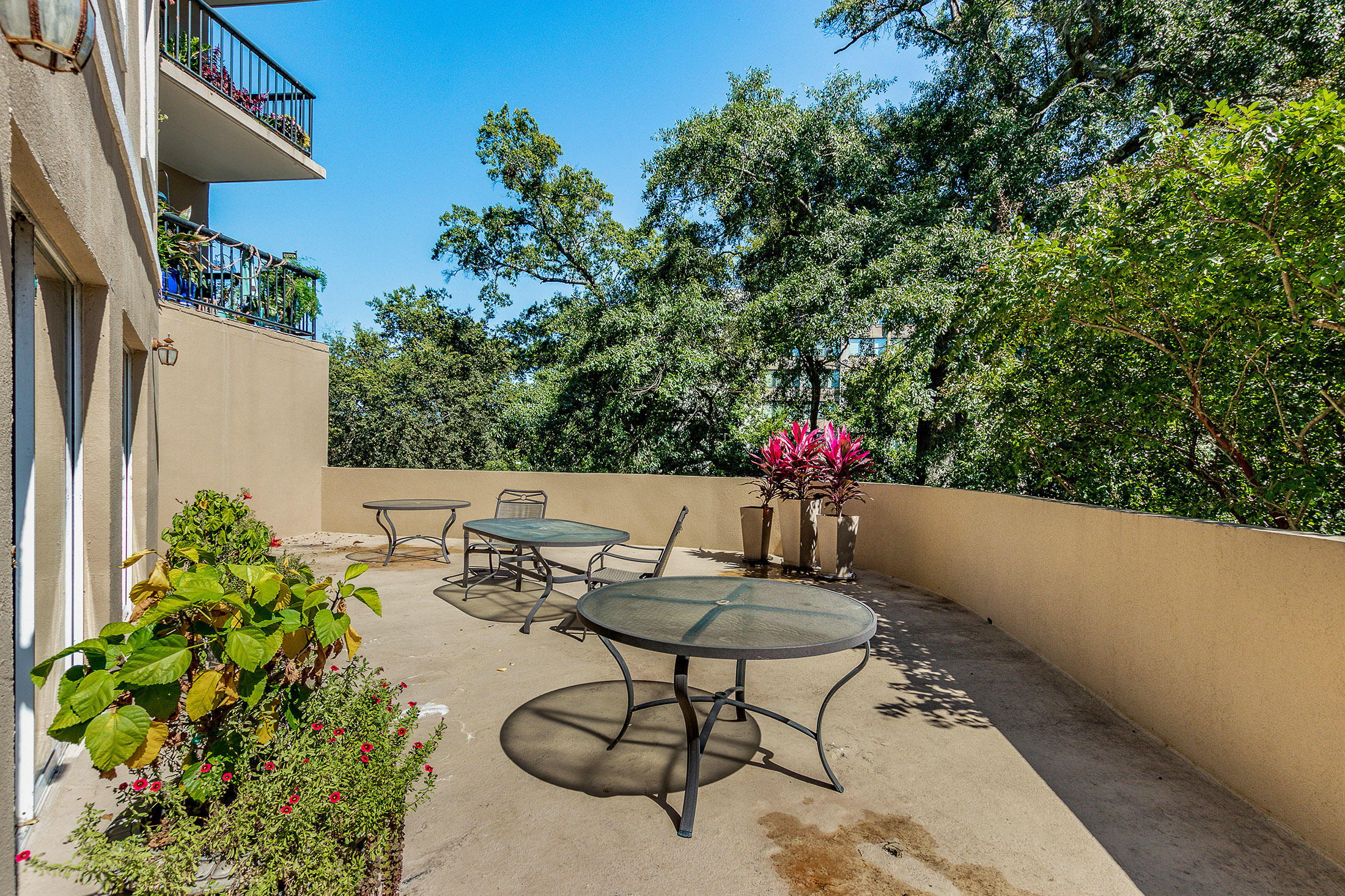  Stunning Designer-renovated Condo Minutes from Atlanta