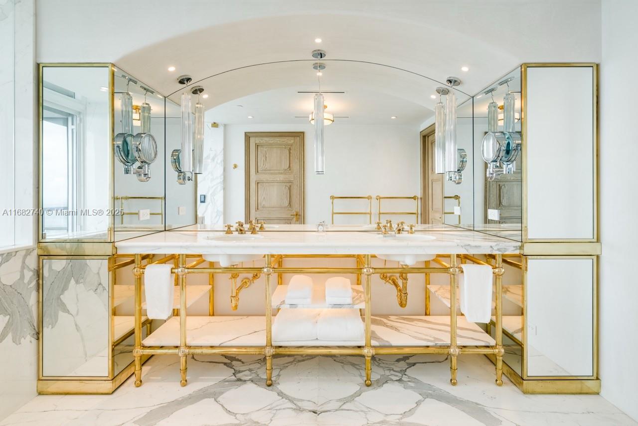 1425 Brickell Ave Unit 55F, Miami, Florida, 33131, United States, 3 Bedrooms Bedrooms, ,5 BathroomsBathrooms,Residential,For Sale,1425 Brickell Ave Unit 55F,1652040