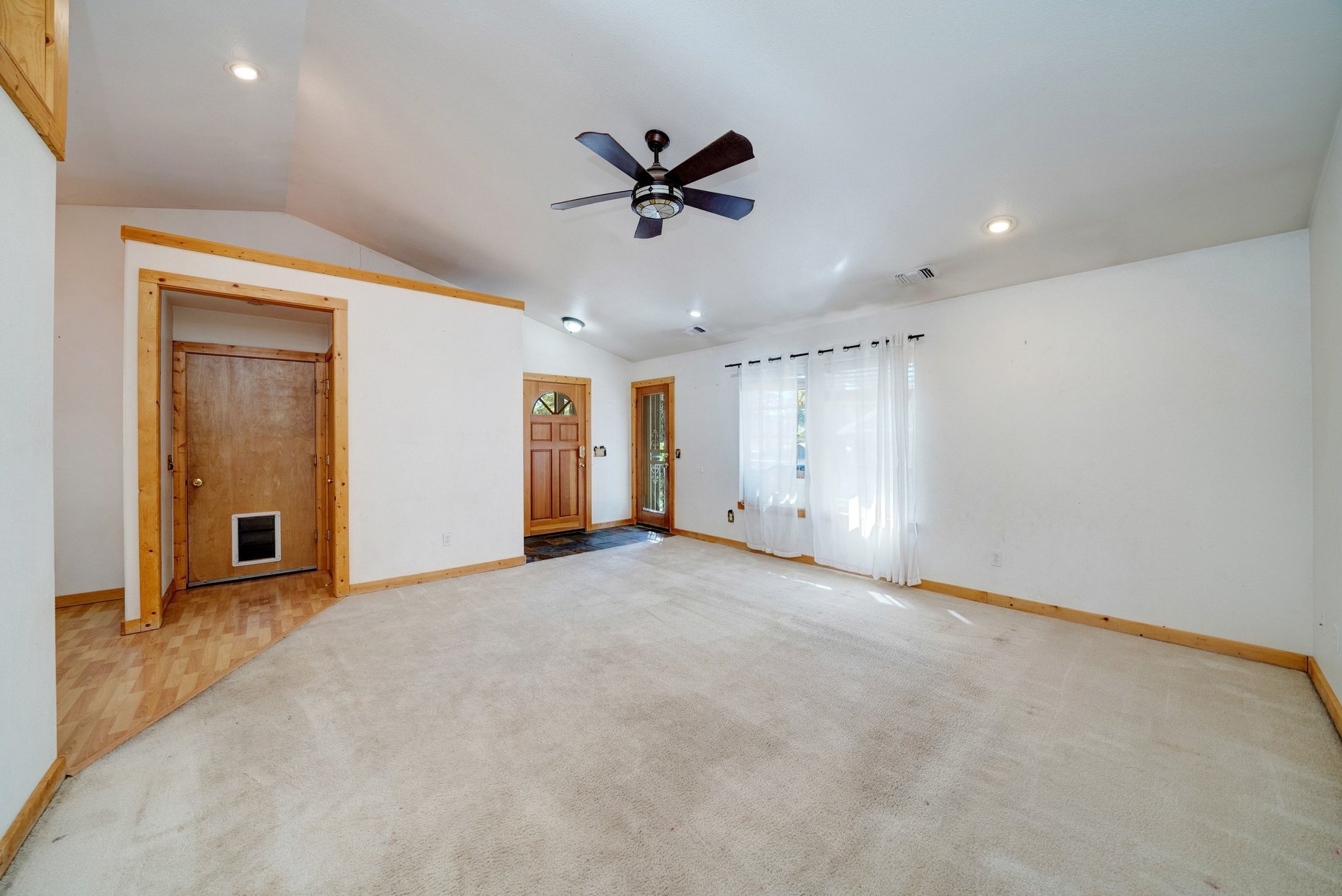  Affordable Home in the Heart of Portola, CA - 物件實景