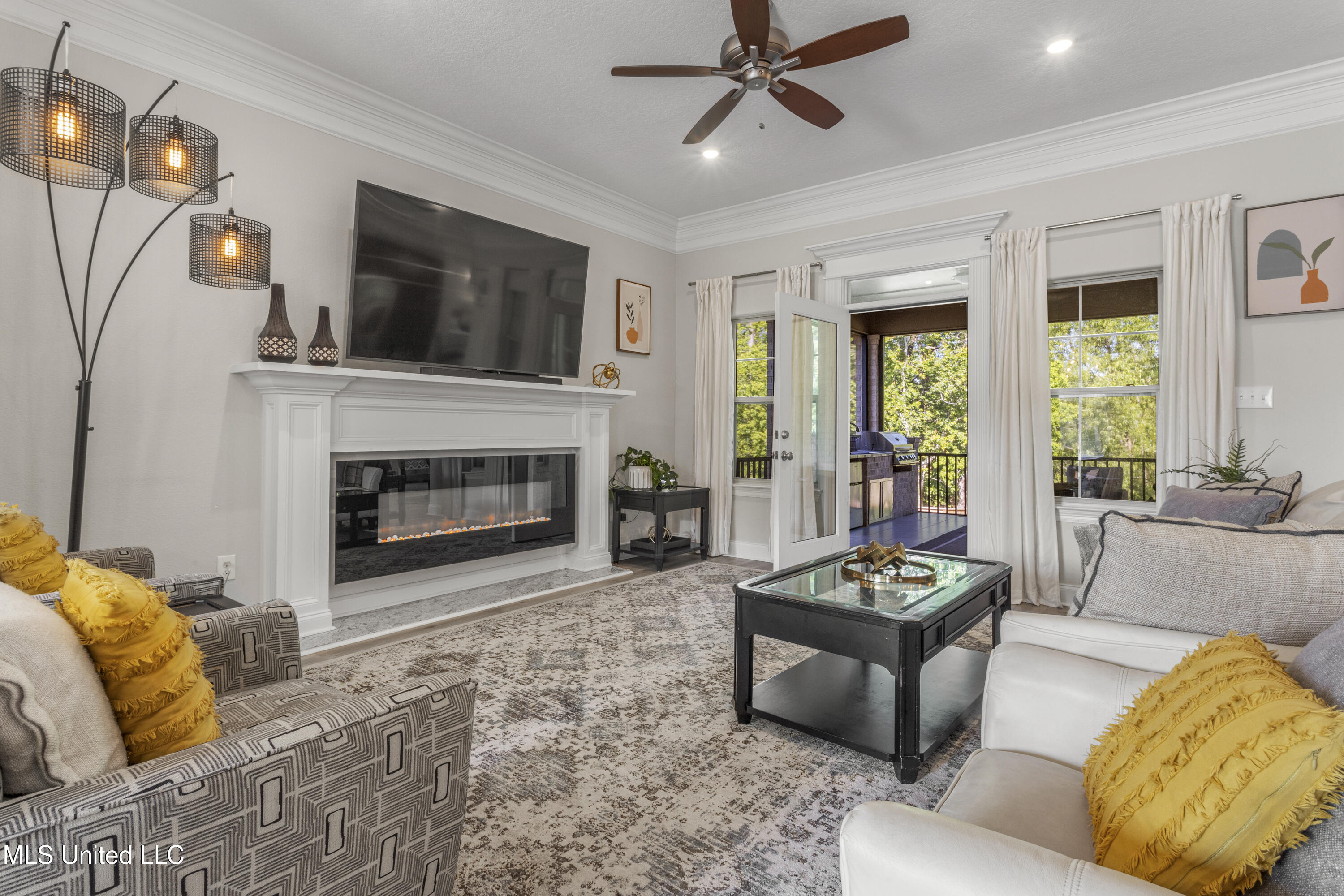 Ocean Springs, Mississippi, 39564, United States, 5 Bedrooms Bedrooms, ,3 BathroomsBathrooms,Residential,For Sale,1805037