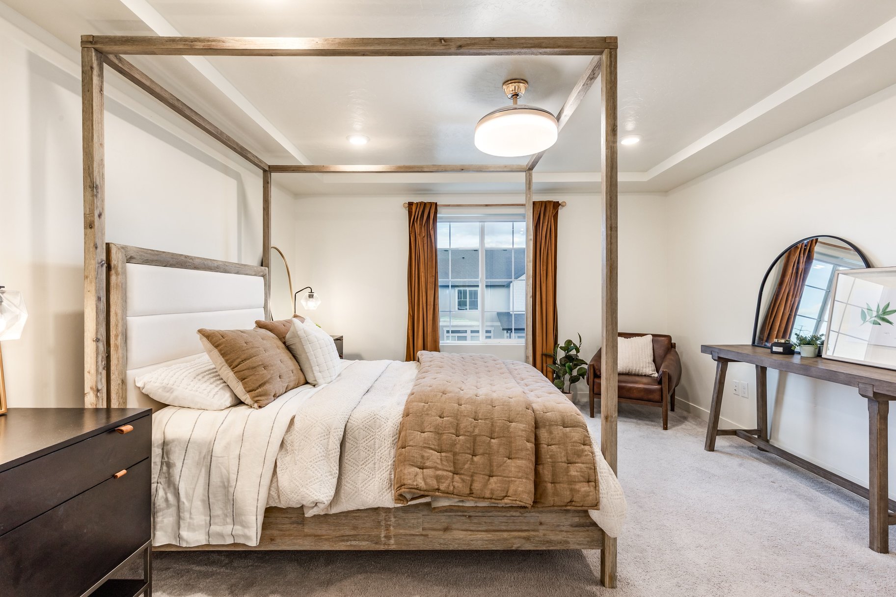  Fresh, Bright & Beautiful 2-Story Home - 物件實景