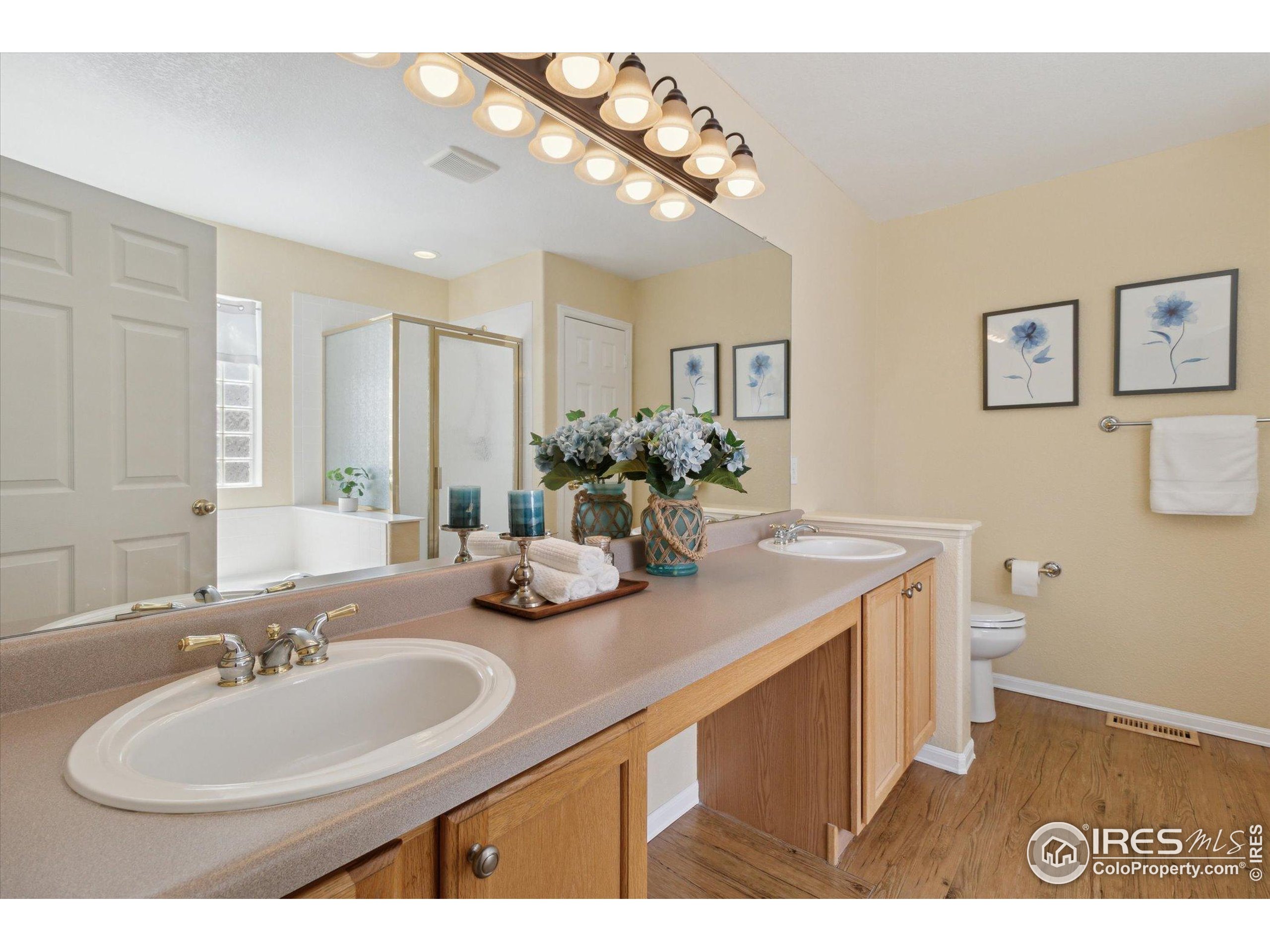 Broomfield, Colorado, 80023, United States, 3 Bedrooms Bedrooms, ,3 BathroomsBathrooms,Residential,For Sale,1989146