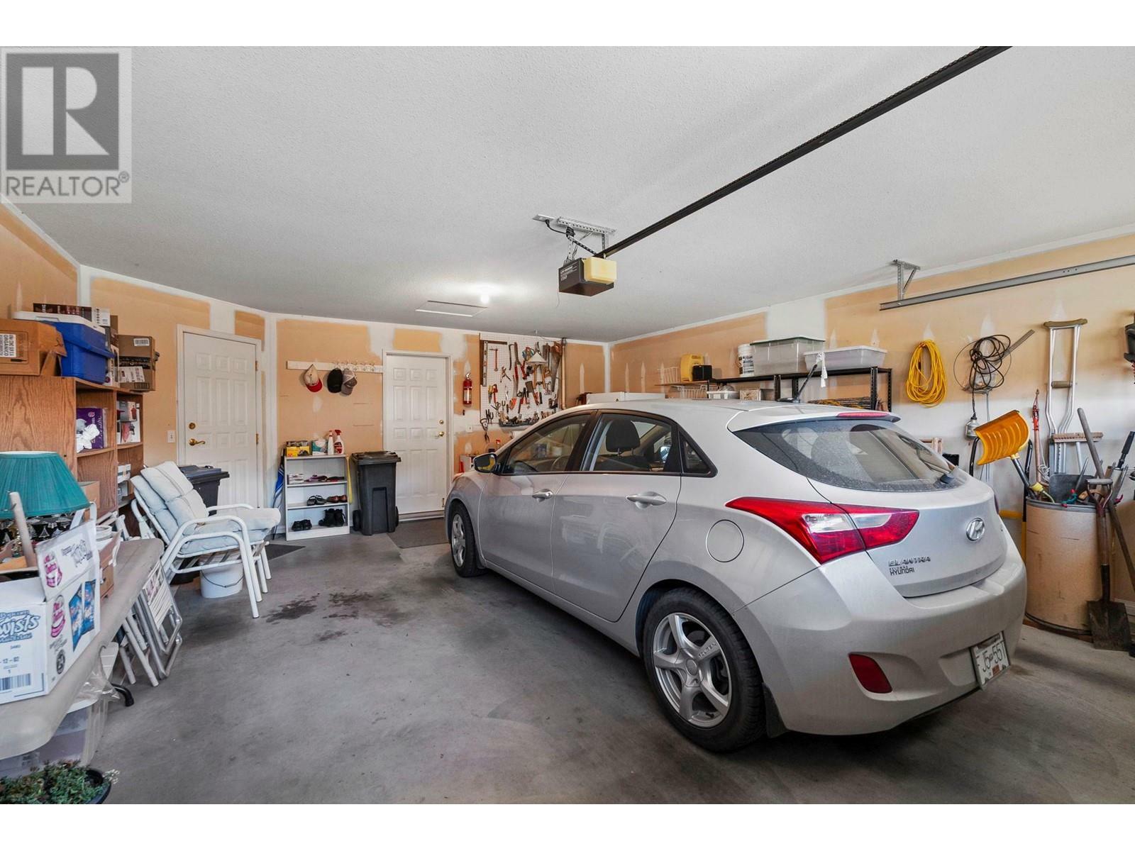 KELOWNA, British Columbia, V1V 1Z4, CA, 2 Bedrooms Bedrooms, ,2 BathroomsBathrooms,Residential,For Sale,1960931