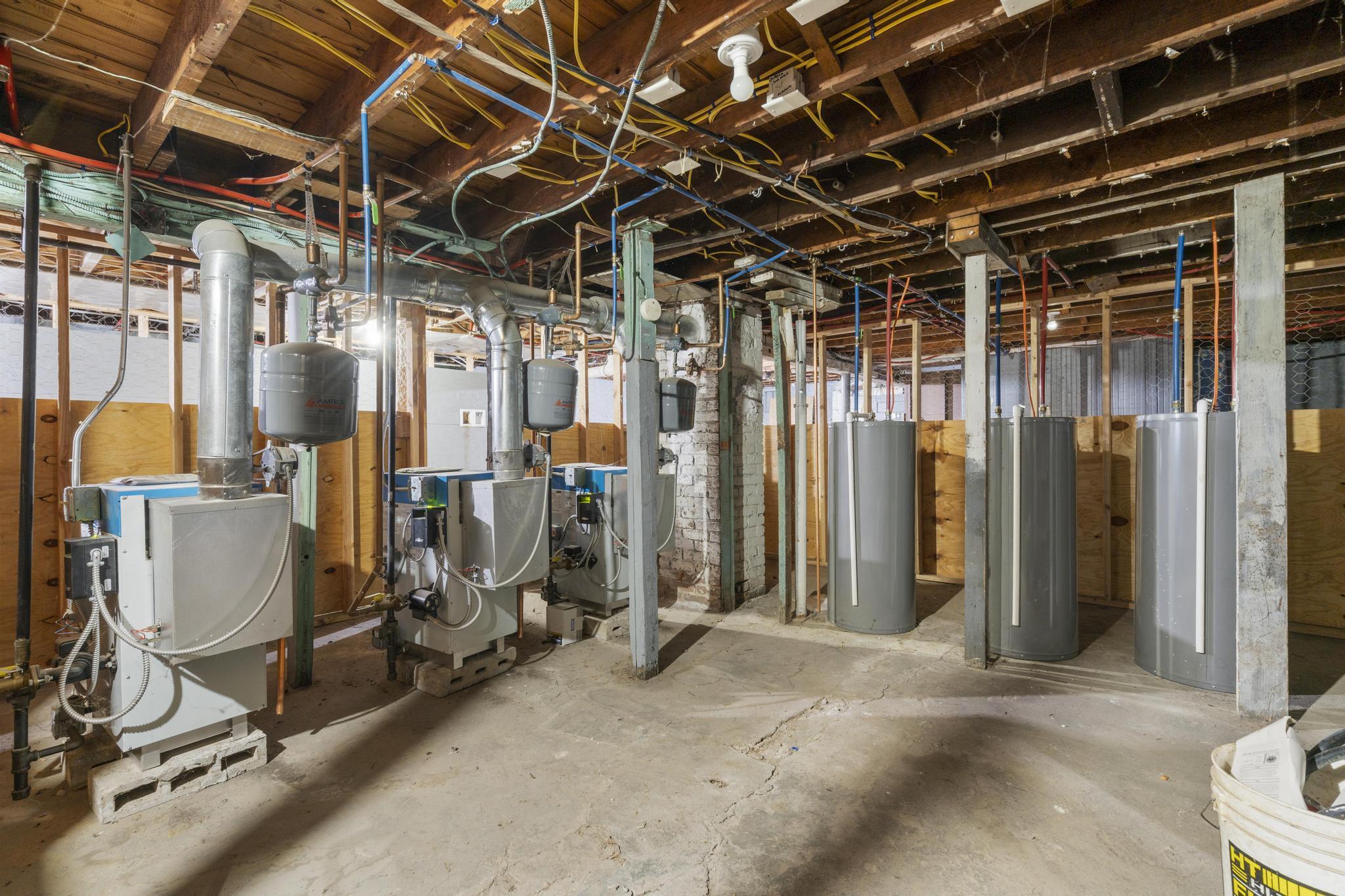 New Britain, Connecticut, 06053, United States, 6 Bedrooms Bedrooms, ,3 BathroomsBathrooms,Residential,For Sale,1989479