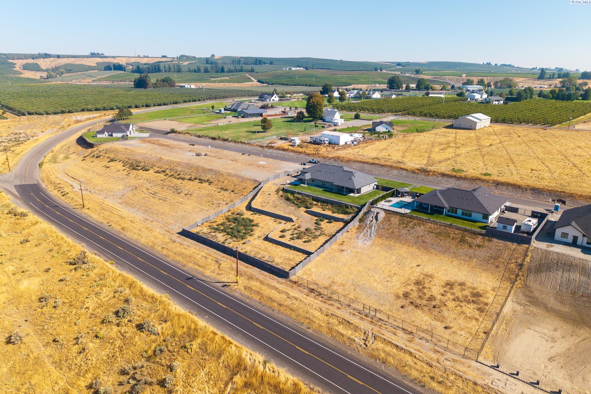 Pasco, Washington, 99301, United States, 5 Bedrooms Bedrooms, ,3 BathroomsBathrooms,Residential,For Sale,1975155