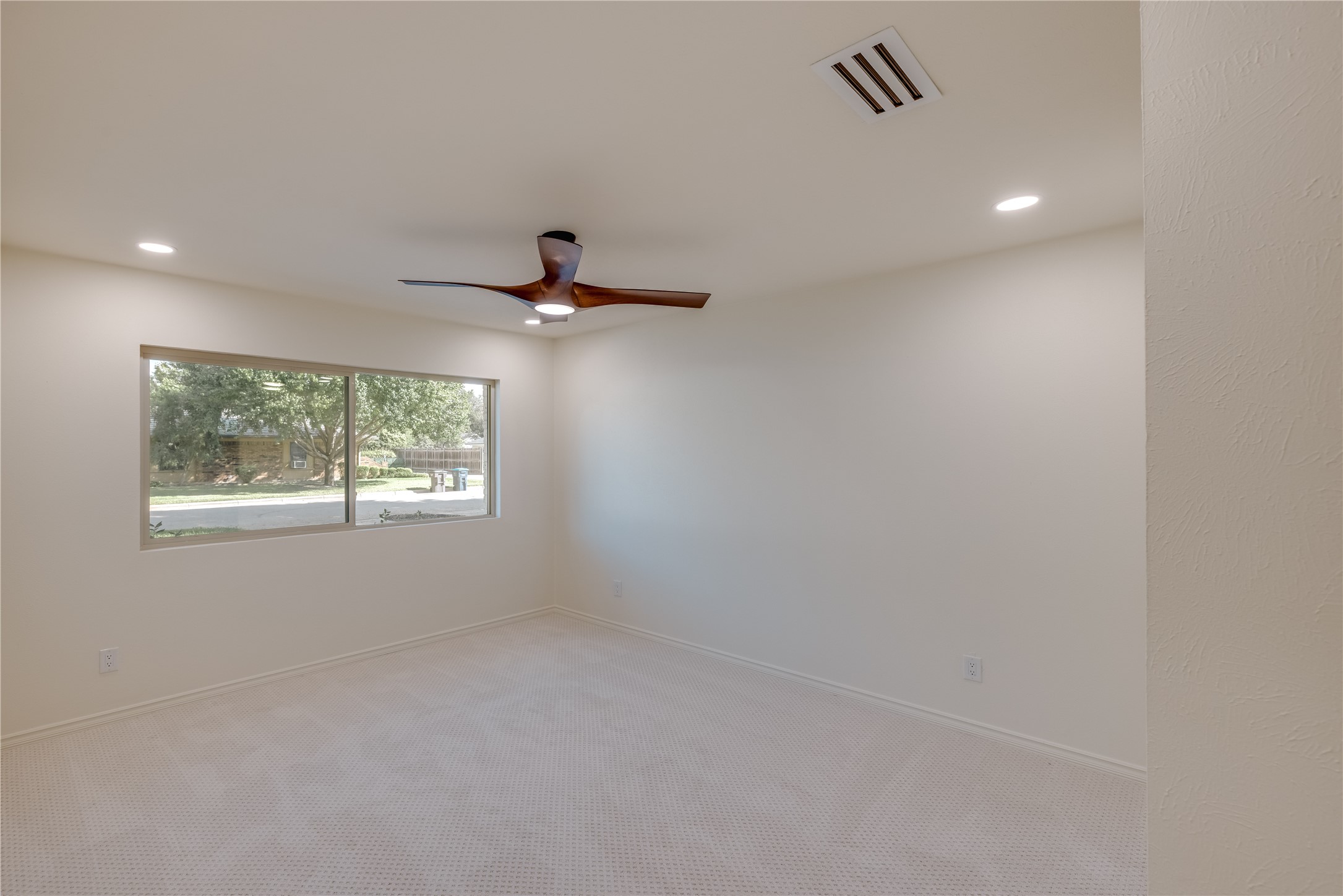 Fort Worth, Texas, 76126, United States, 4 Bedrooms Bedrooms, ,3 BathroomsBathrooms,Residential,For Sale,1971597