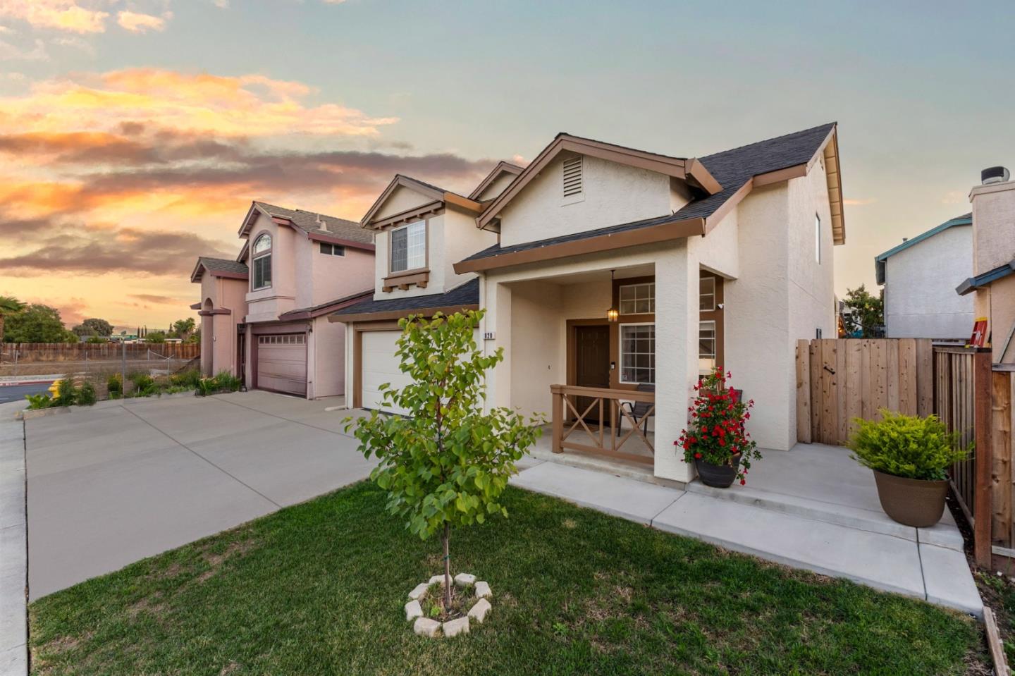 Gilroy, California, 95020, United States, 4 Bedrooms Bedrooms, ,3 BathroomsBathrooms,Residential,For Sale,1986301