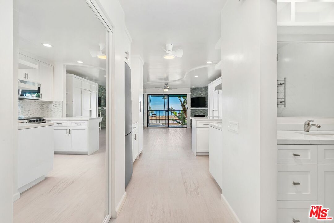 Malibu, California, 90265, United States, ,1 BathroomBathrooms,Residential,For Sale,1999798