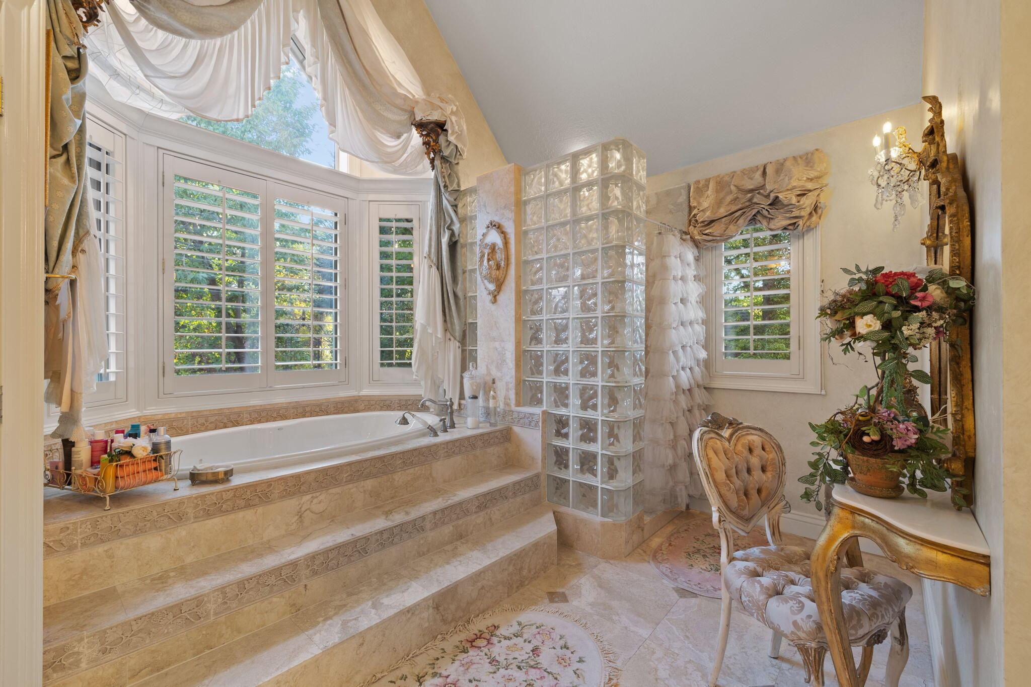 Salt Lake City, Utah, 84121, United States, 5 Bedrooms Bedrooms, ,6 BathroomsBathrooms,Residential,For Sale,1974562