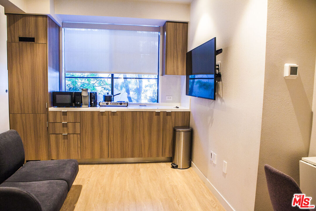 Los Angeles, California, 90049, United States, 27 Bedrooms Bedrooms, ,Residential,For Sale,1890269