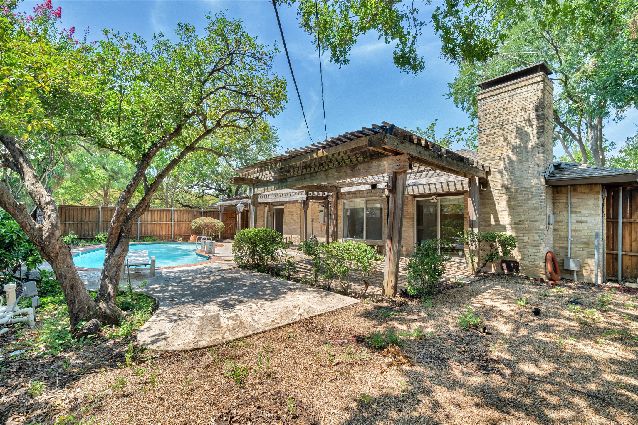 Dallas, Texas, 75244, United States, 4 Bedrooms Bedrooms, ,2 BathroomsBathrooms,Residential,For Sale,1991036