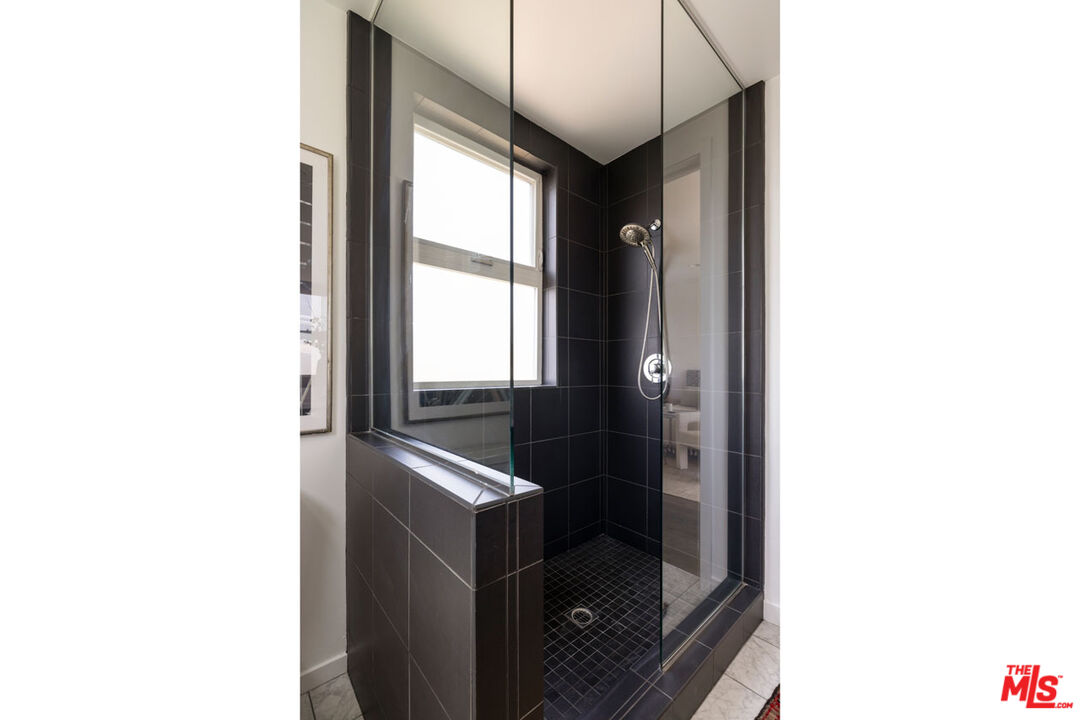 Los Angeles, California, 90026, United States, 3 Bedrooms Bedrooms, ,4 BathroomsBathrooms,Residential,For Sale,1927240