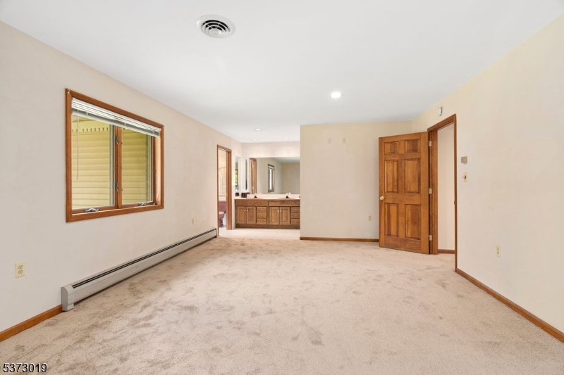 Blairstown Twp., New Jersey, 07832, United States, 3 Bedrooms Bedrooms, ,2 BathroomsBathrooms,Residential,For Sale,1898637