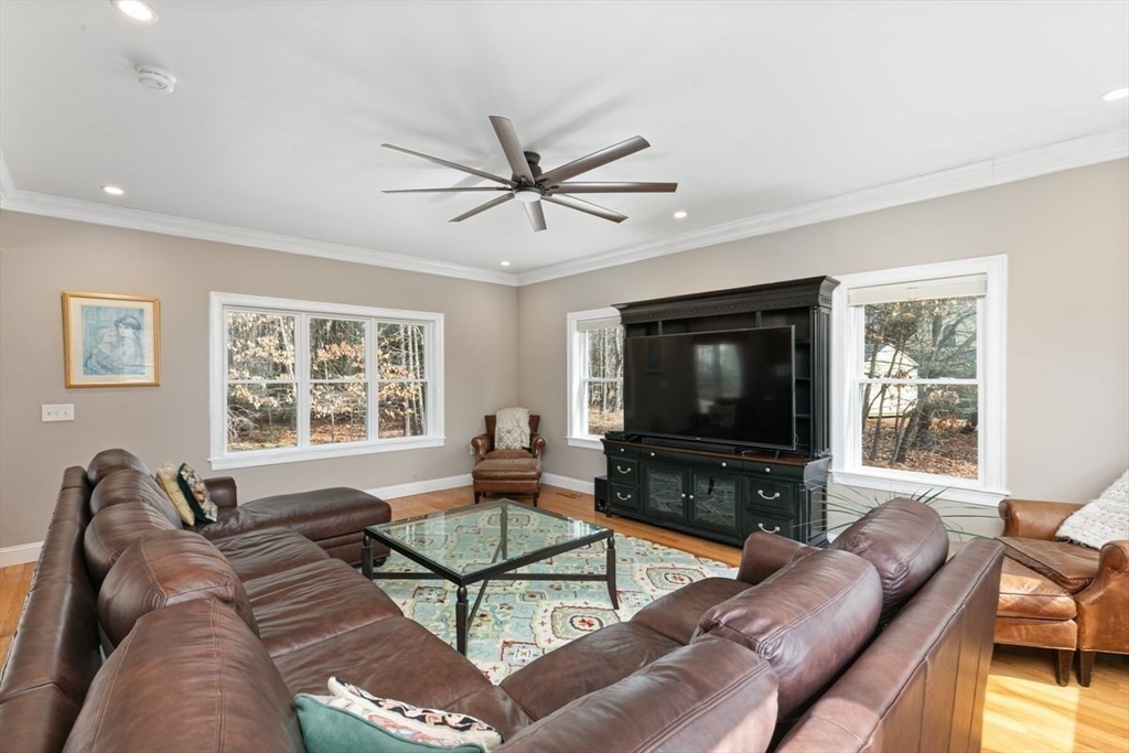 Merrimac, Massachusetts, 01860, United States, 3 Bedrooms Bedrooms, ,3 BathroomsBathrooms,Residential,For Sale,1983762