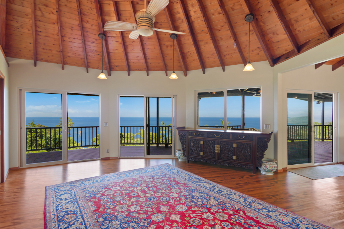 Captain Cook, Hawaii, 96704, United States, 2 Bedrooms Bedrooms, ,2 BathroomsBathrooms,Residential,For Sale,1941620