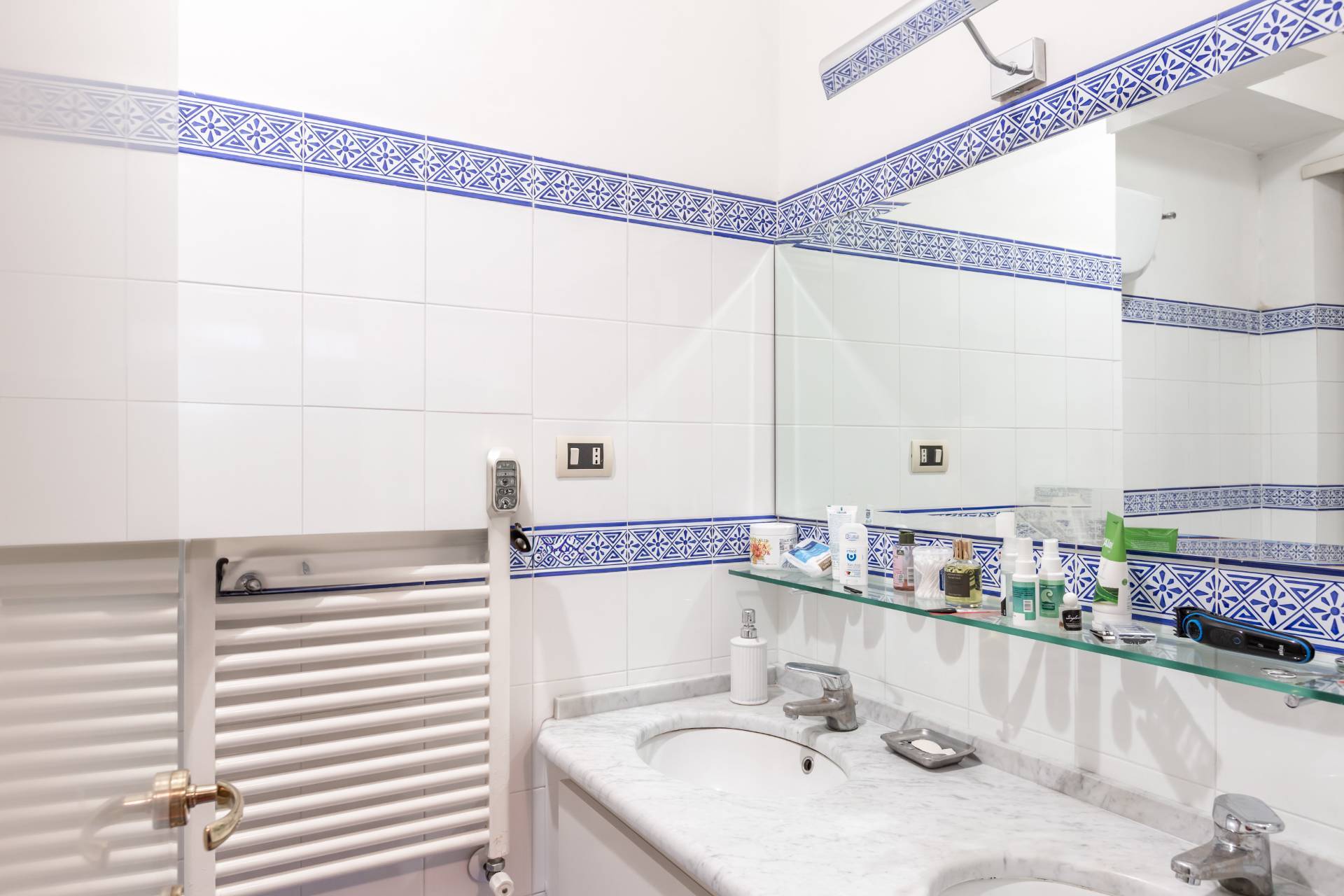 Roma, Roma, 00100, IT, 3 Bedrooms Bedrooms, ,2 BathroomsBathrooms,Residential,For Sale,1877173