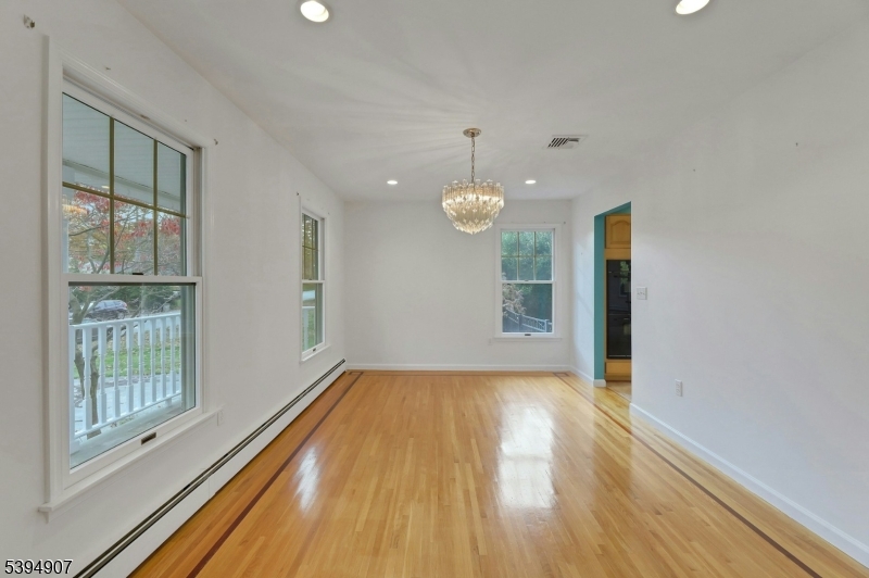 Wayne Twp., New Jersey, 07470, United States, 4 Bedrooms Bedrooms, ,4 BathroomsBathrooms,Residential,For Sale,1989007