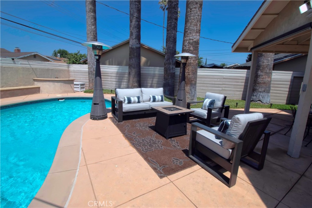 West Hills, California, 91304, United States, 4 Bedrooms Bedrooms, ,2 BathroomsBathrooms,Residential,For Sale,1979934