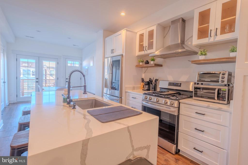 Washington, District of Columbia, 20011, United States, 4 Bedrooms Bedrooms, ,4 BathroomsBathrooms,Residential,For Sale,1895045