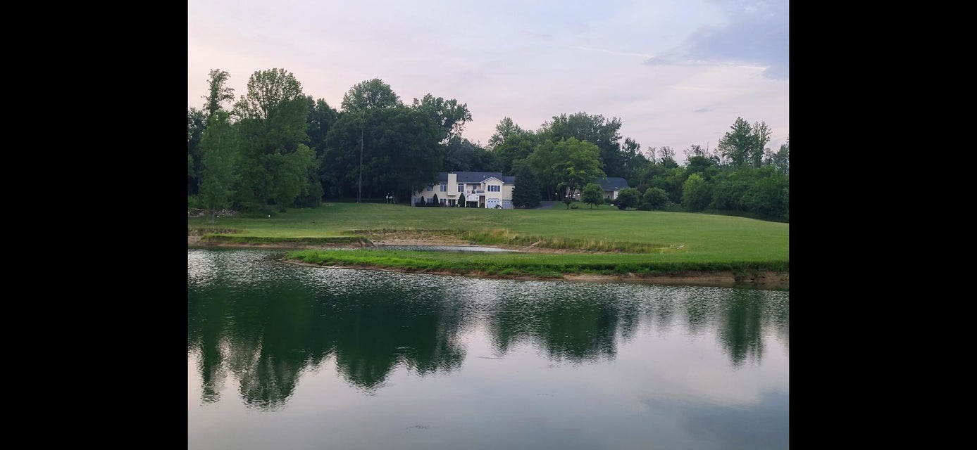 Eau Claire, Michigan, 49111, United States, 4 Bedrooms Bedrooms, ,4 BathroomsBathrooms,Residential,For Sale,1906771