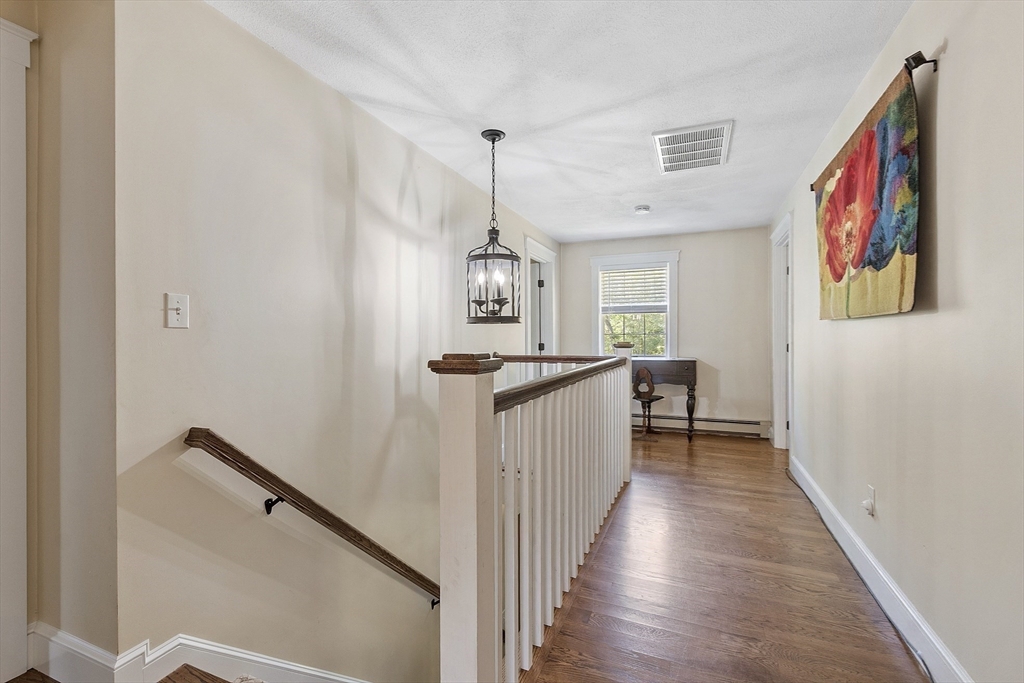 Lunenburg, Massachusetts, 01462, United States, 4 Bedrooms Bedrooms, ,3 BathroomsBathrooms,Residential,For Sale,1885321