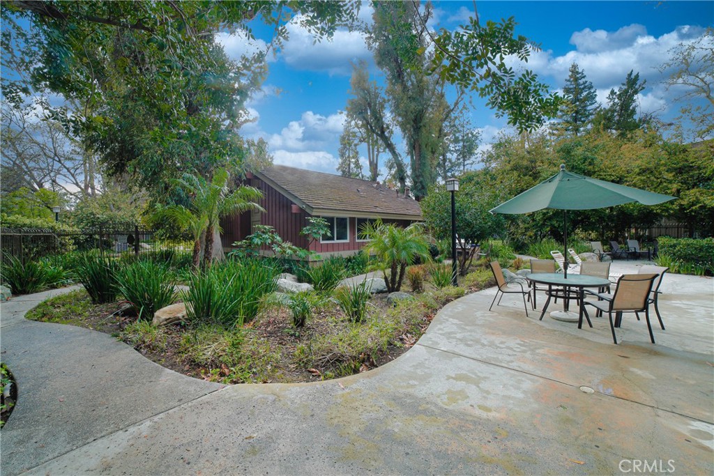 Canoga Park, California, 91303, United States, 2 Bedrooms Bedrooms, ,1 BathroomBathrooms,Residential,For Sale,1903560