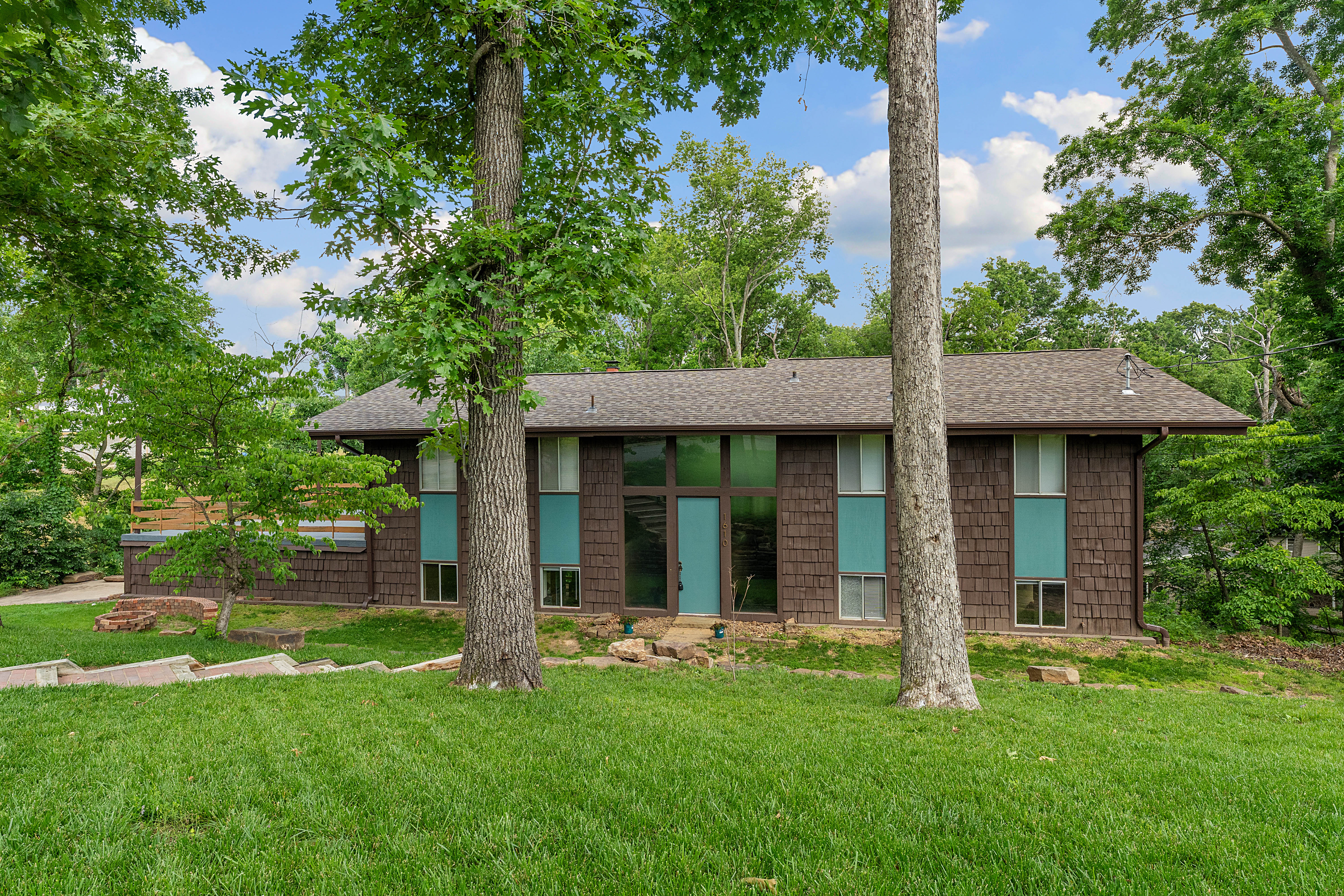 Bentonville, Arkansas, 72712, United States, 3 Bedrooms Bedrooms, ,2 BathroomsBathrooms,Residential,For Sale,1846586