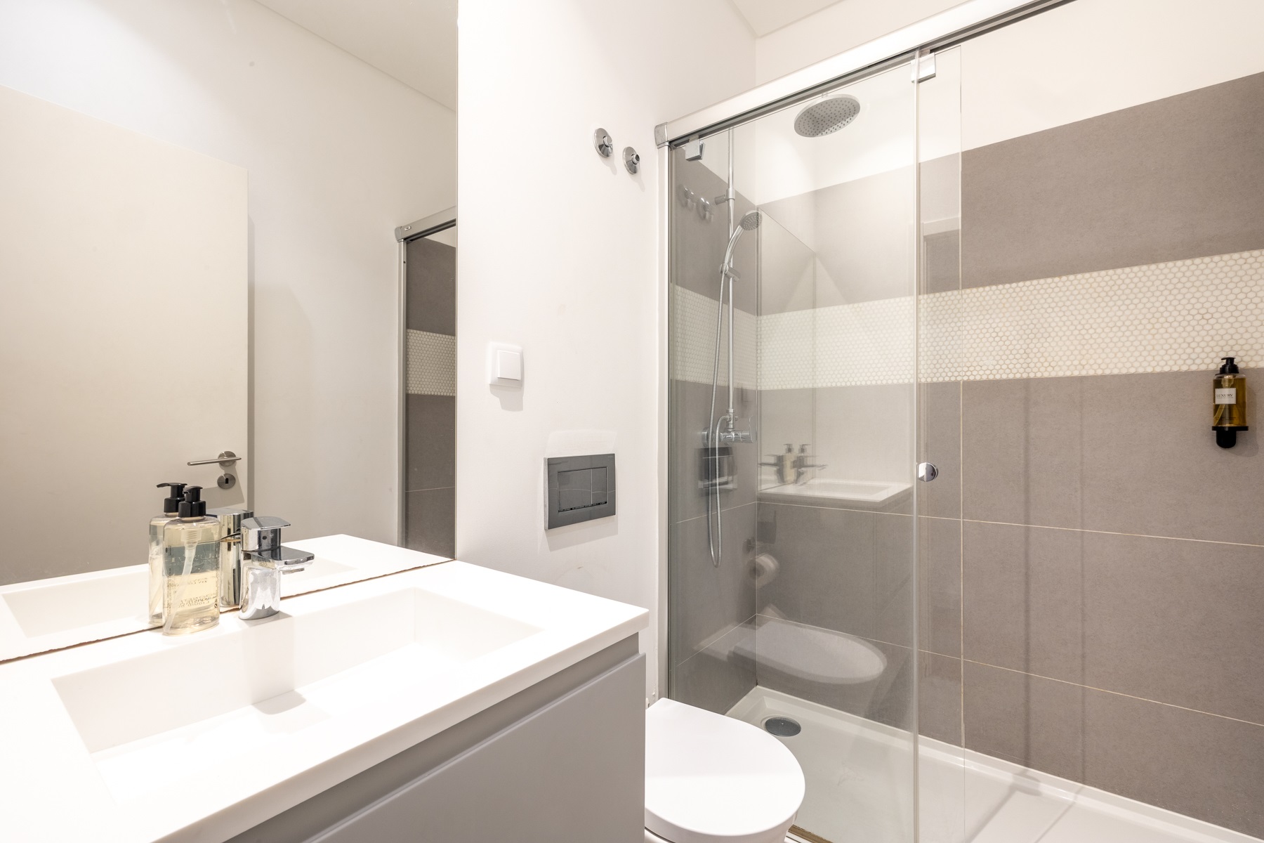  Building, 12 bedrooms, for Sale - 物件實景