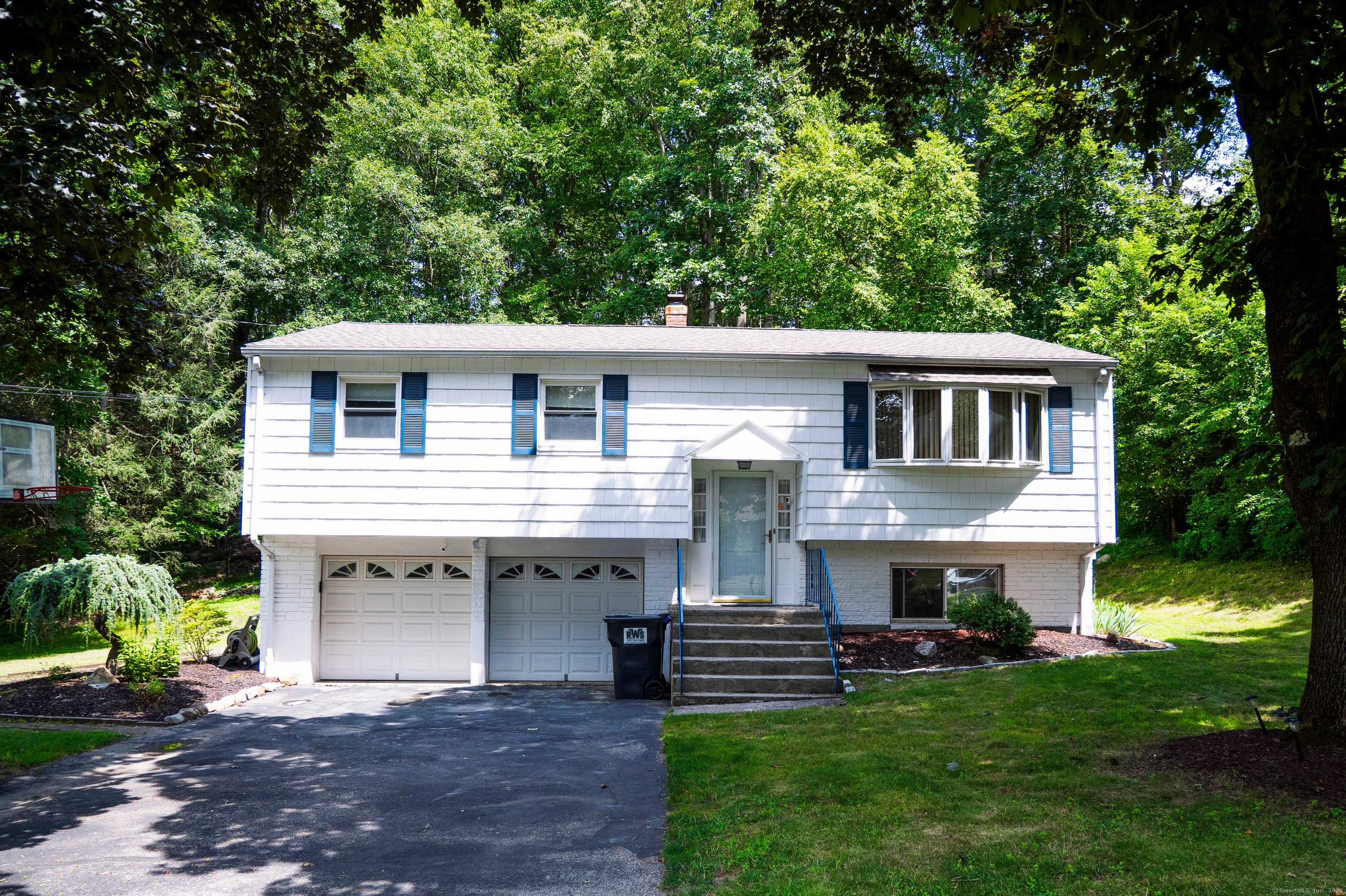 Trumbull, Connecticut, 06611, United States, 3 Bedrooms Bedrooms, ,3 BathroomsBathrooms,Residential,For Sale,1937031