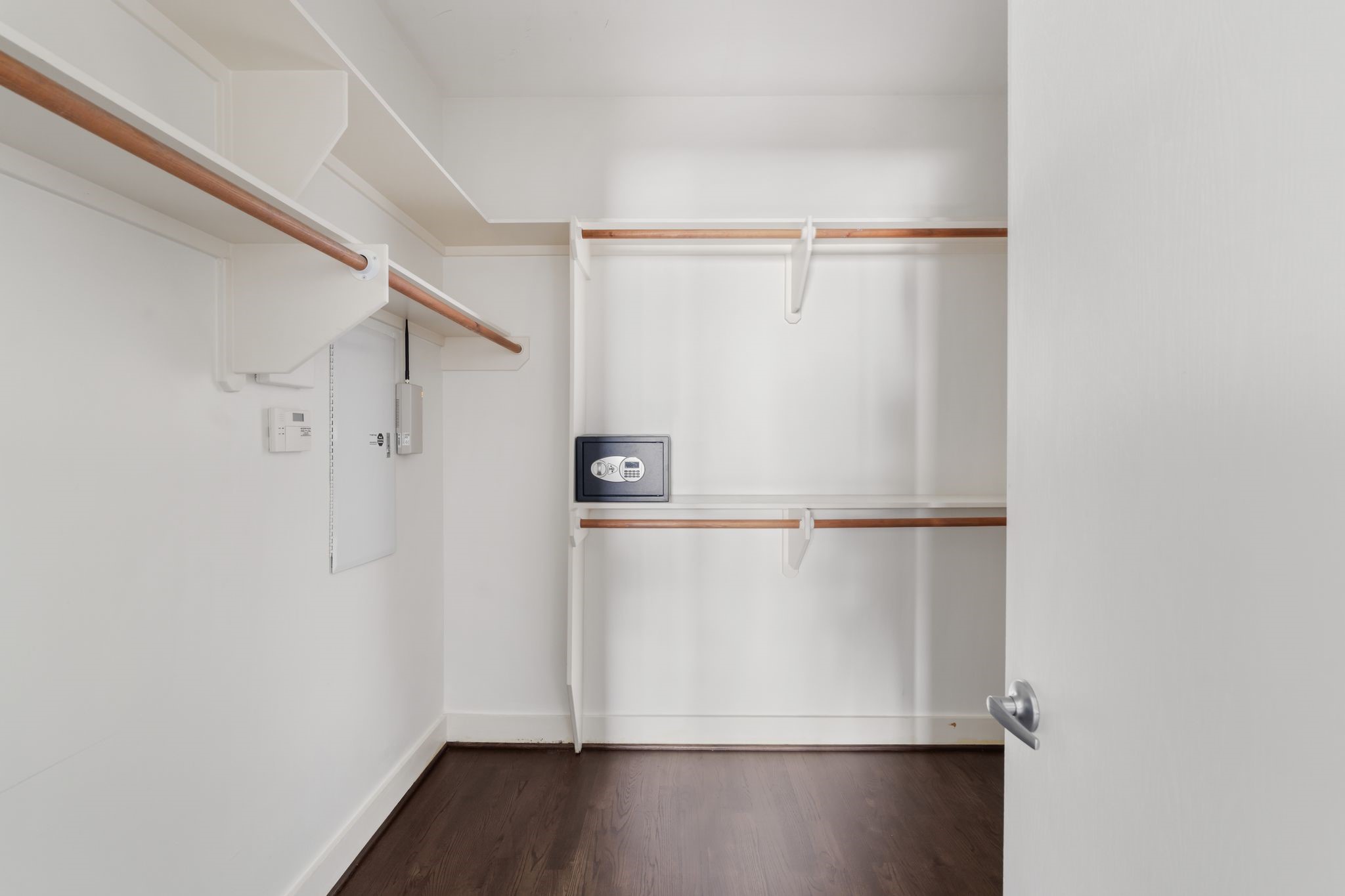  2105 Woodhead Street - 物件實景