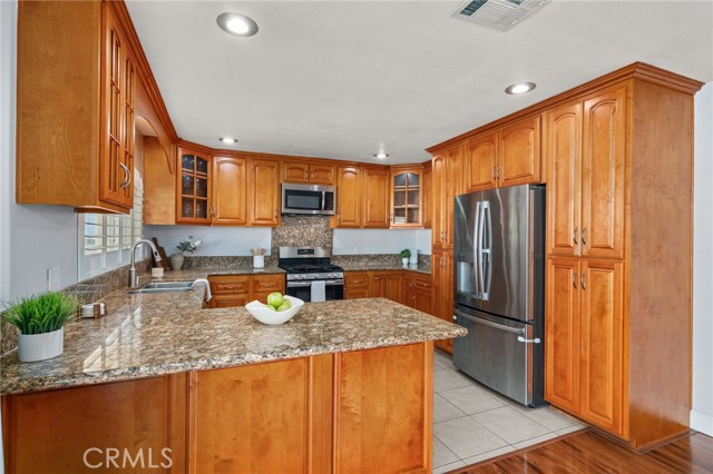 Ontario, California, 91761, United States, 4 Bedrooms Bedrooms, ,2 BathroomsBathrooms,Residential,For Sale,1976120