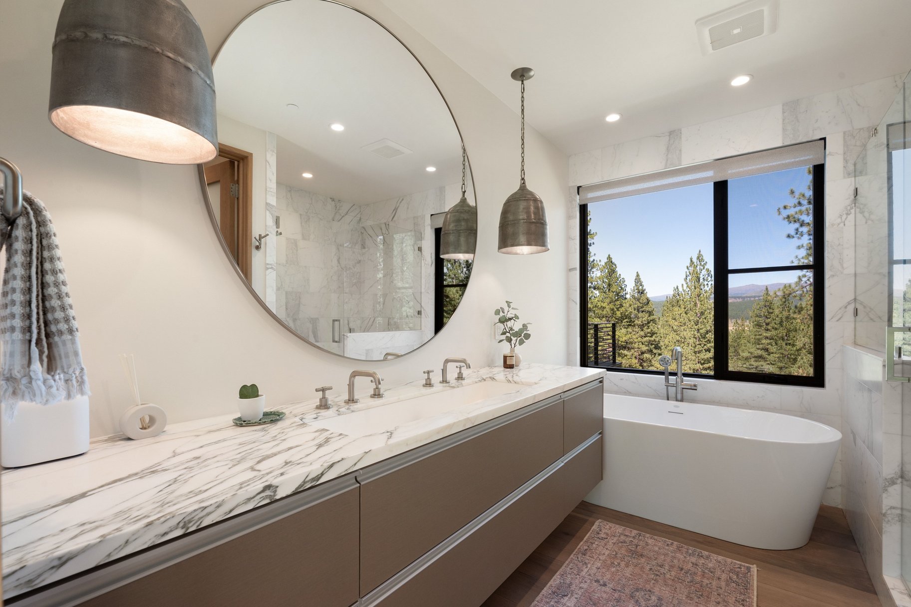  Turnkey Mountain Luxury with Designer Upgrades & Mountain Views - 物件實景
