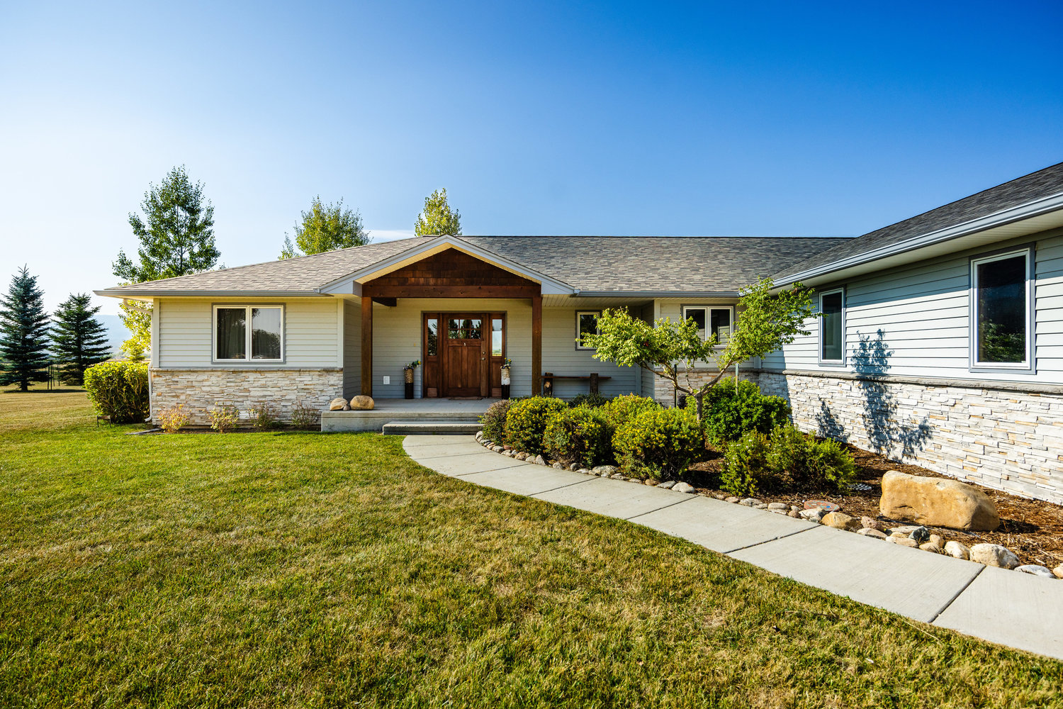 Sheridan, Wyoming, 82801, United States, 3 Bedrooms Bedrooms, ,2 BathroomsBathrooms,Residential,For Sale,1941292