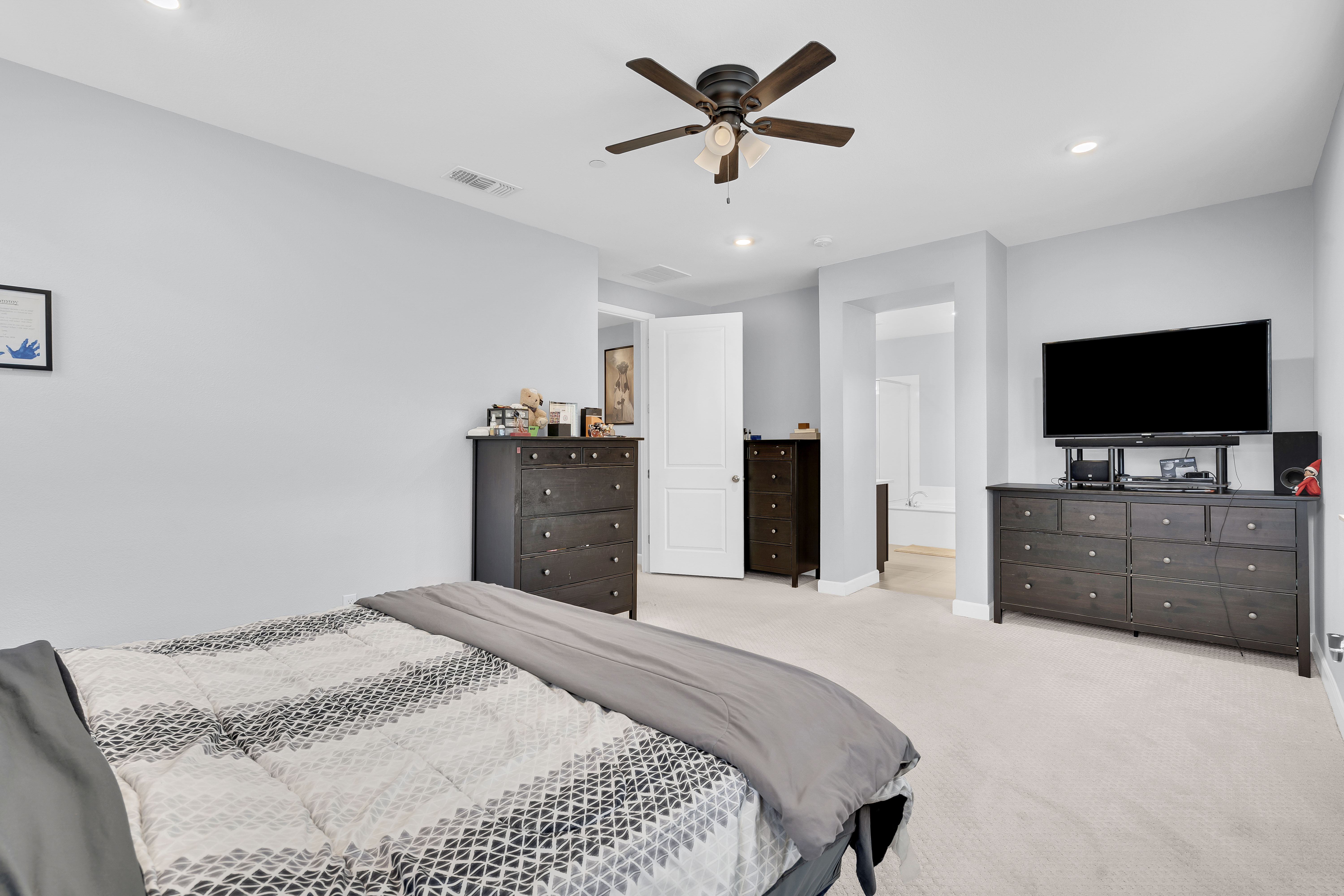 Elevated Brentwood Living - Efficient Home Built for Today’s Lifestyle - 物件實景