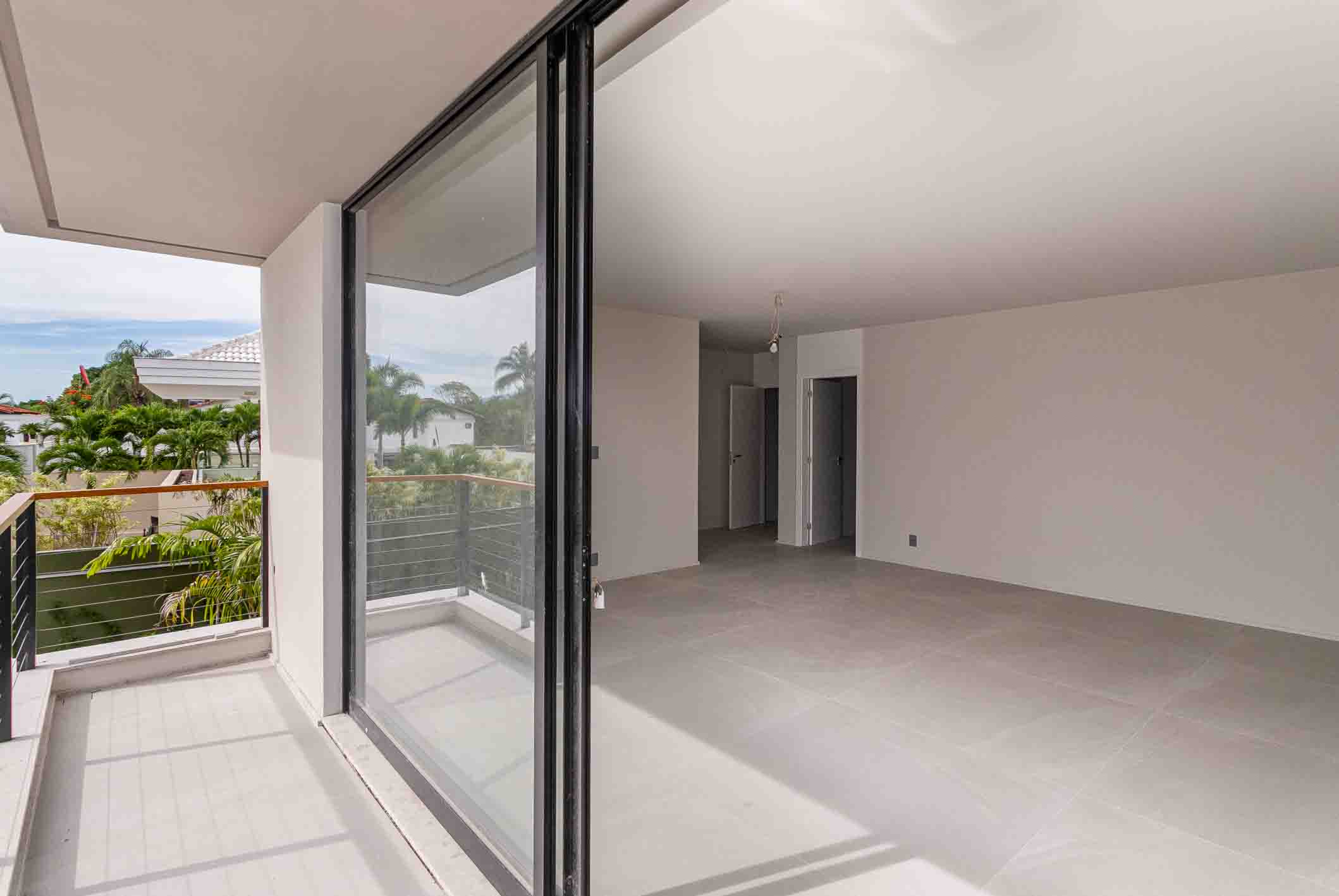  Contemporary house in a sought-after condominium - 物件實景