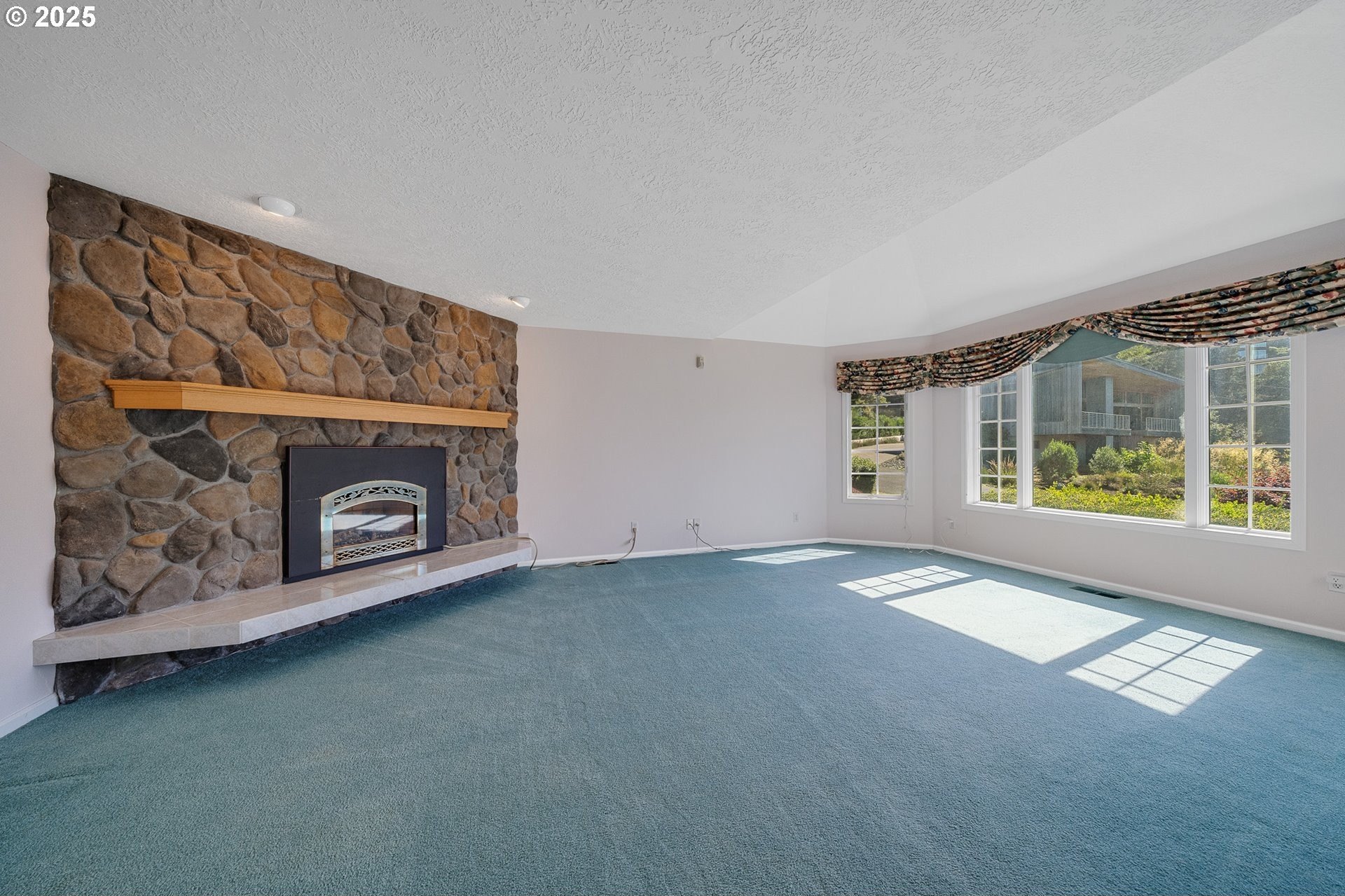 Nehalem, Oregon, 97131, United States, 3 Bedrooms Bedrooms, ,3 BathroomsBathrooms,Residential,For Sale,1926974