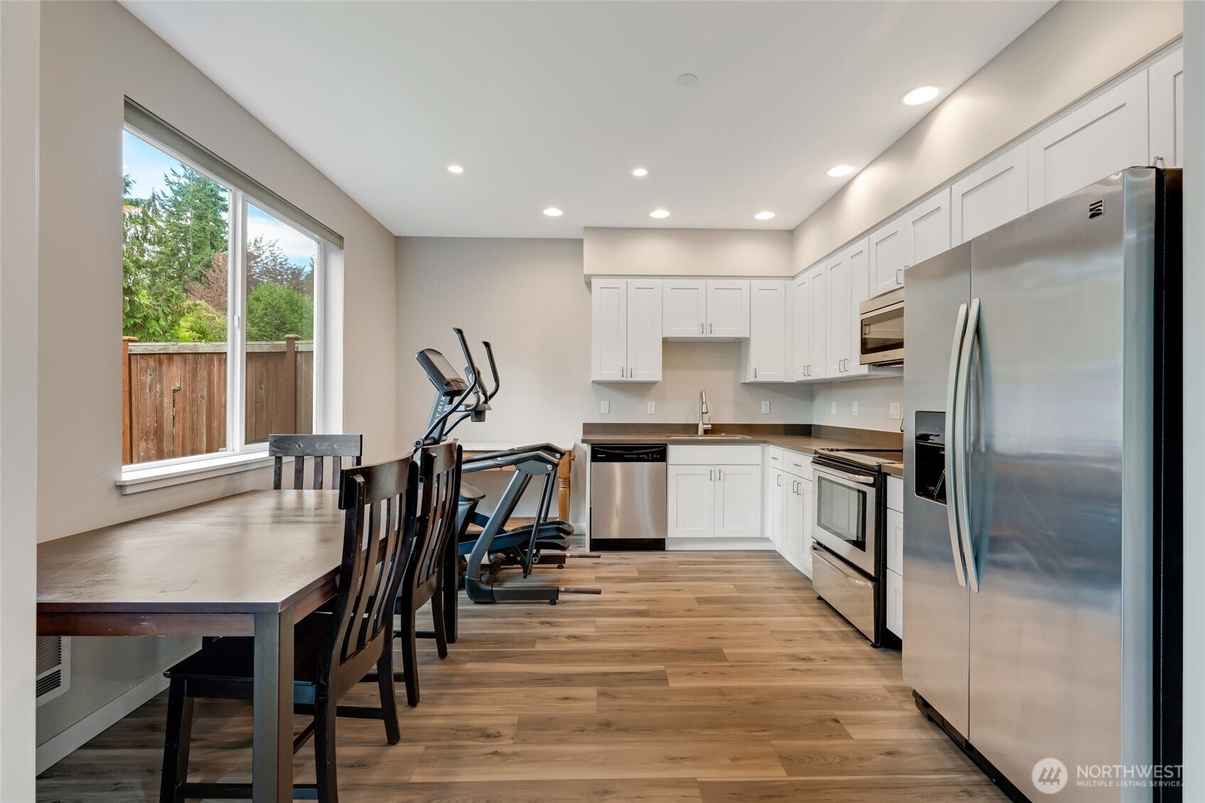 Lynnwood, Washington, 98037, United States, 5 Bedrooms Bedrooms, ,4 BathroomsBathrooms,Residential,For Sale,1979016