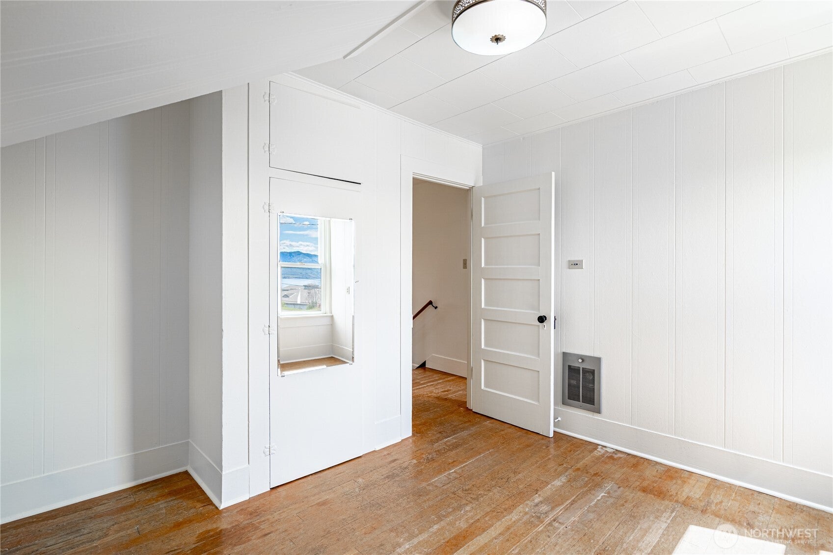 Manson, Washington, 98831, United States, 4 Bedrooms Bedrooms, ,1 BathroomBathrooms,Residential,For Sale,1821067