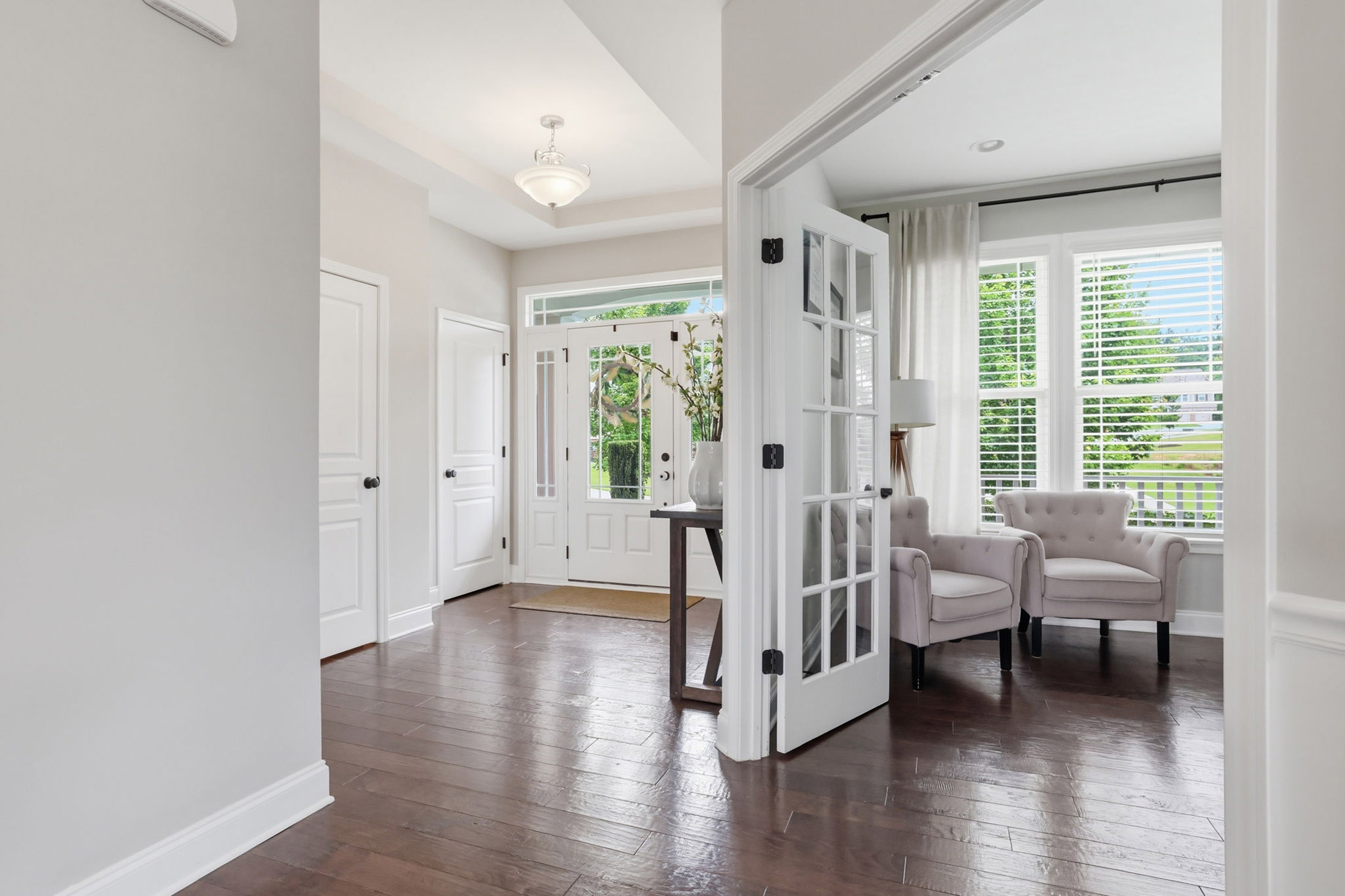  Beautifully Maintained Home in One of Cumming